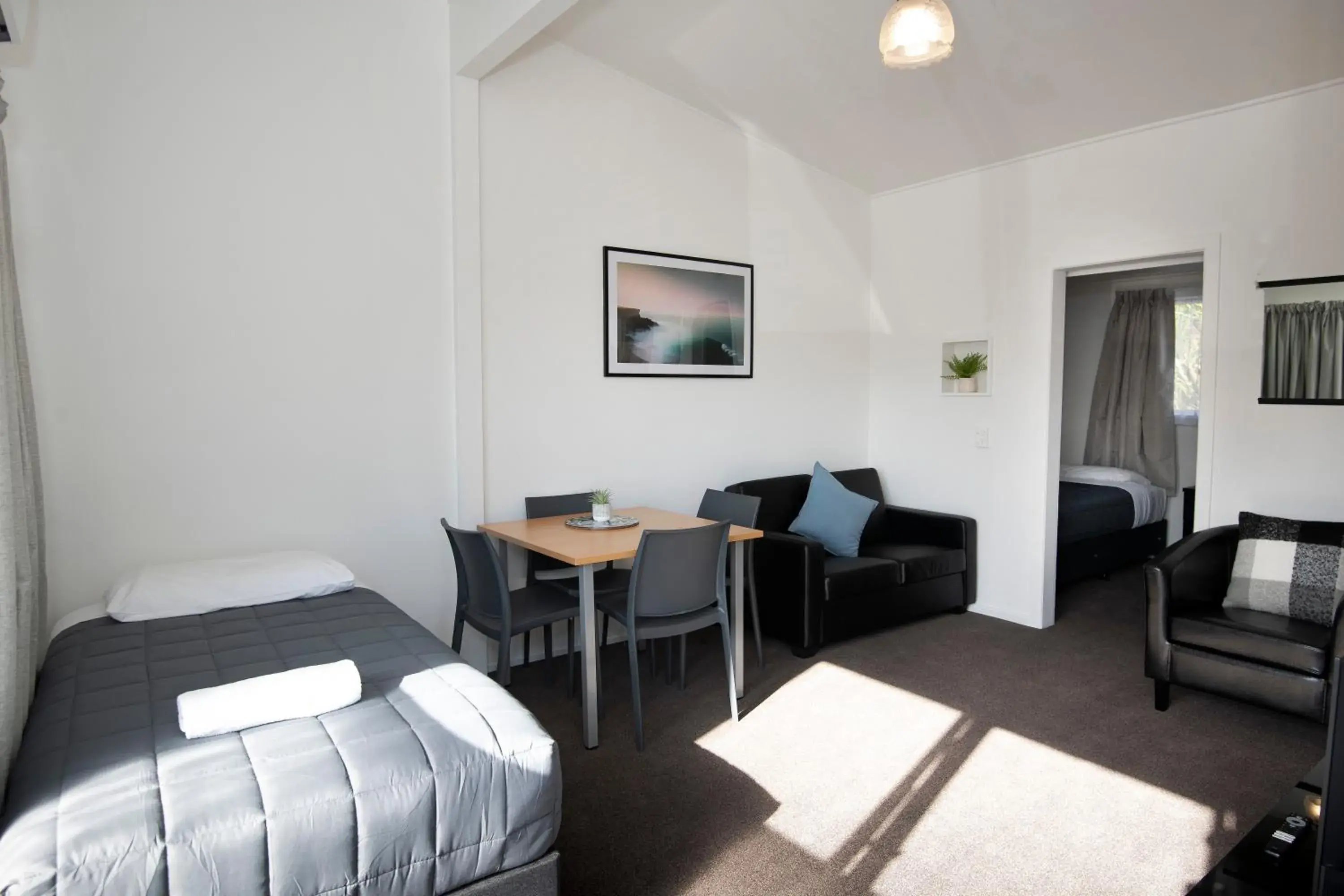 Bed in Spanish Lady Motel Bed in Spanish Lady Motel