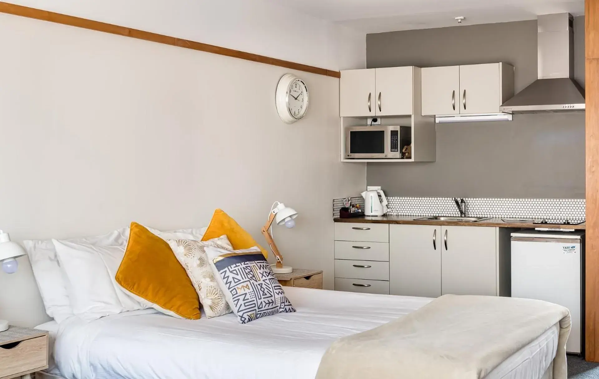 Bed in The Beachcomber Hotel Bed in The Beachcomber Hotel