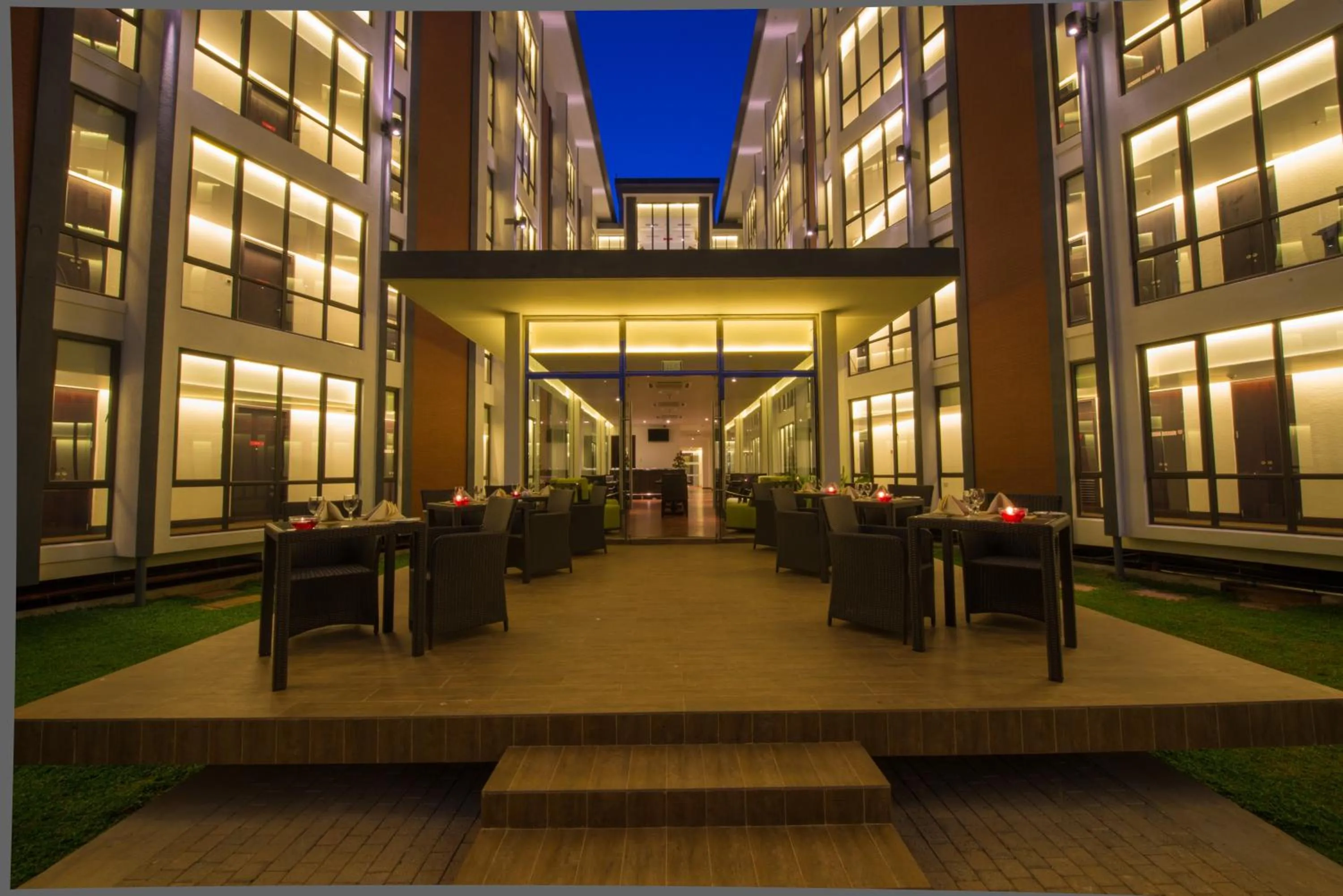 Restaurant/places to eat in Vivanta Colombo, Airport Garden