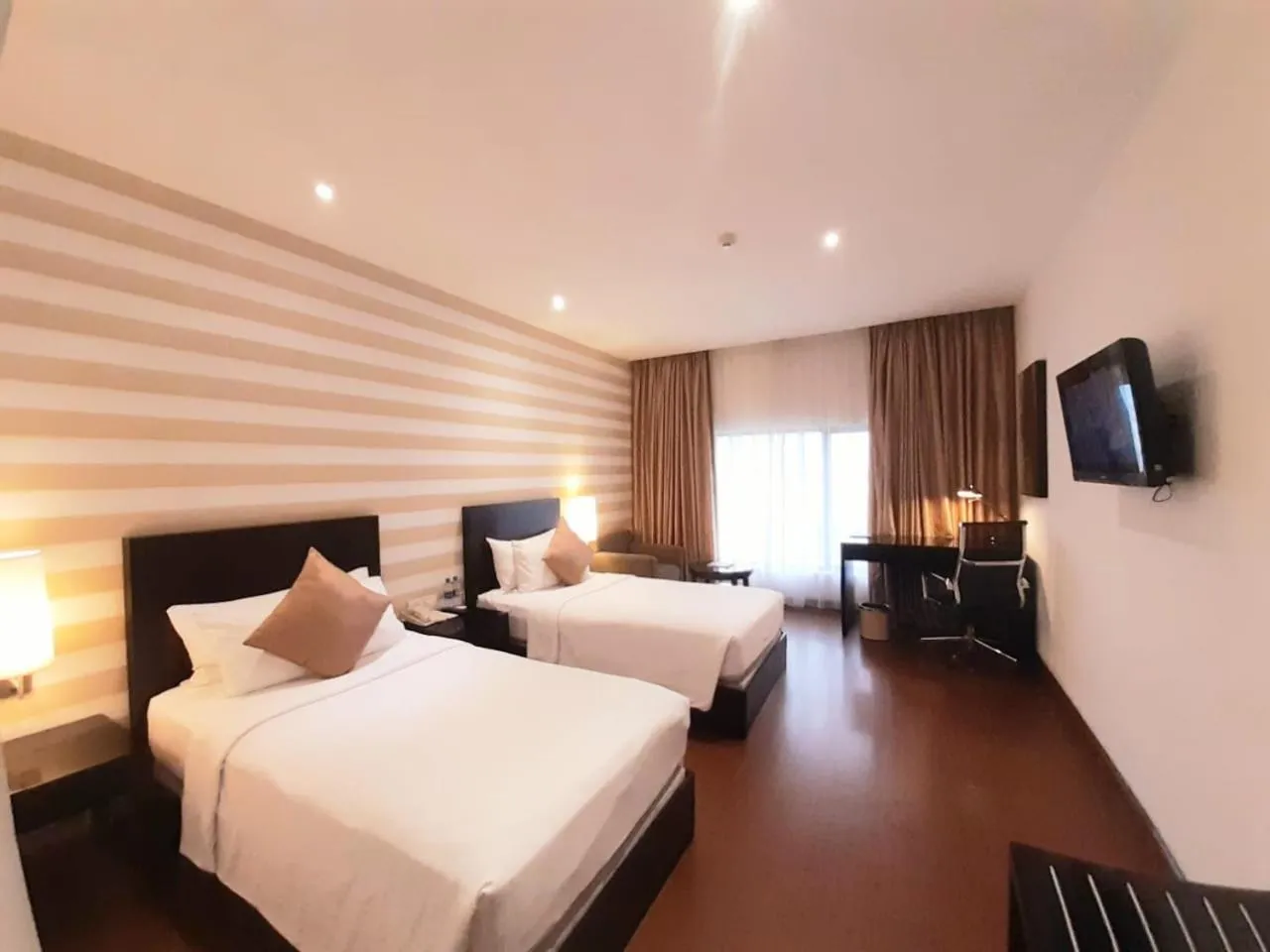 Bed in Vivanta Colombo, Airport Garden