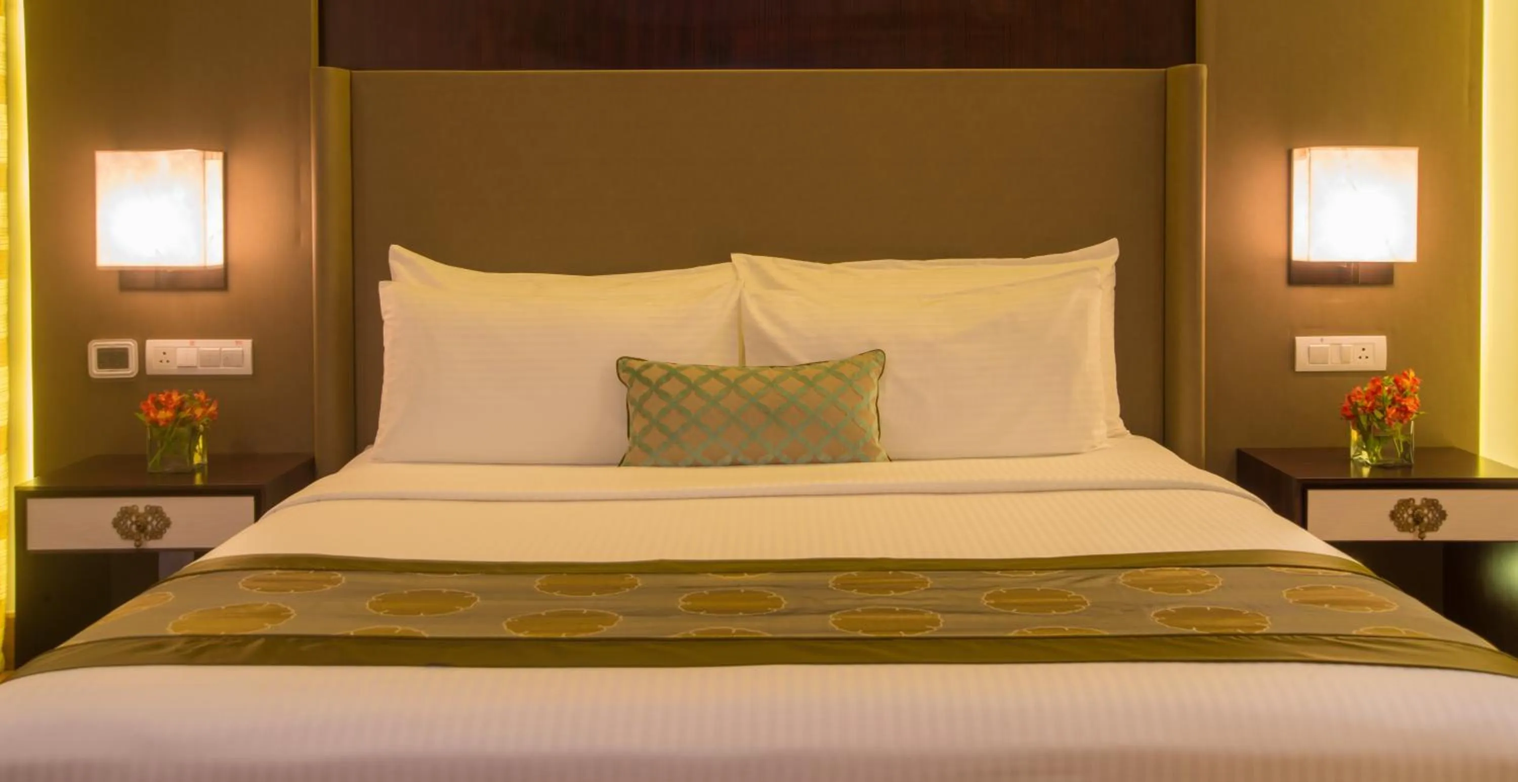 Bed in Vivanta Colombo, Airport Garden
