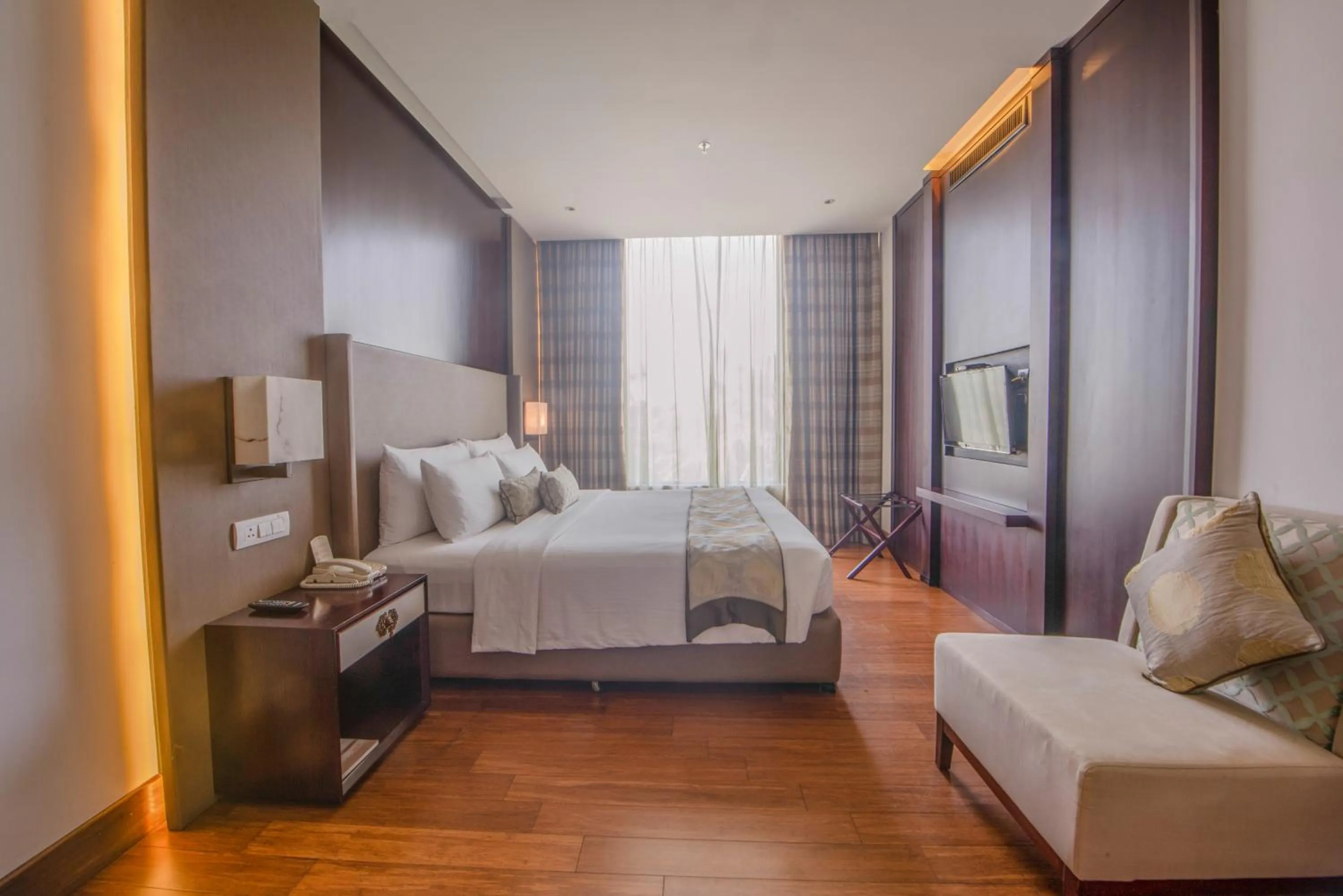 Bed in Vivanta Colombo, Airport Garden