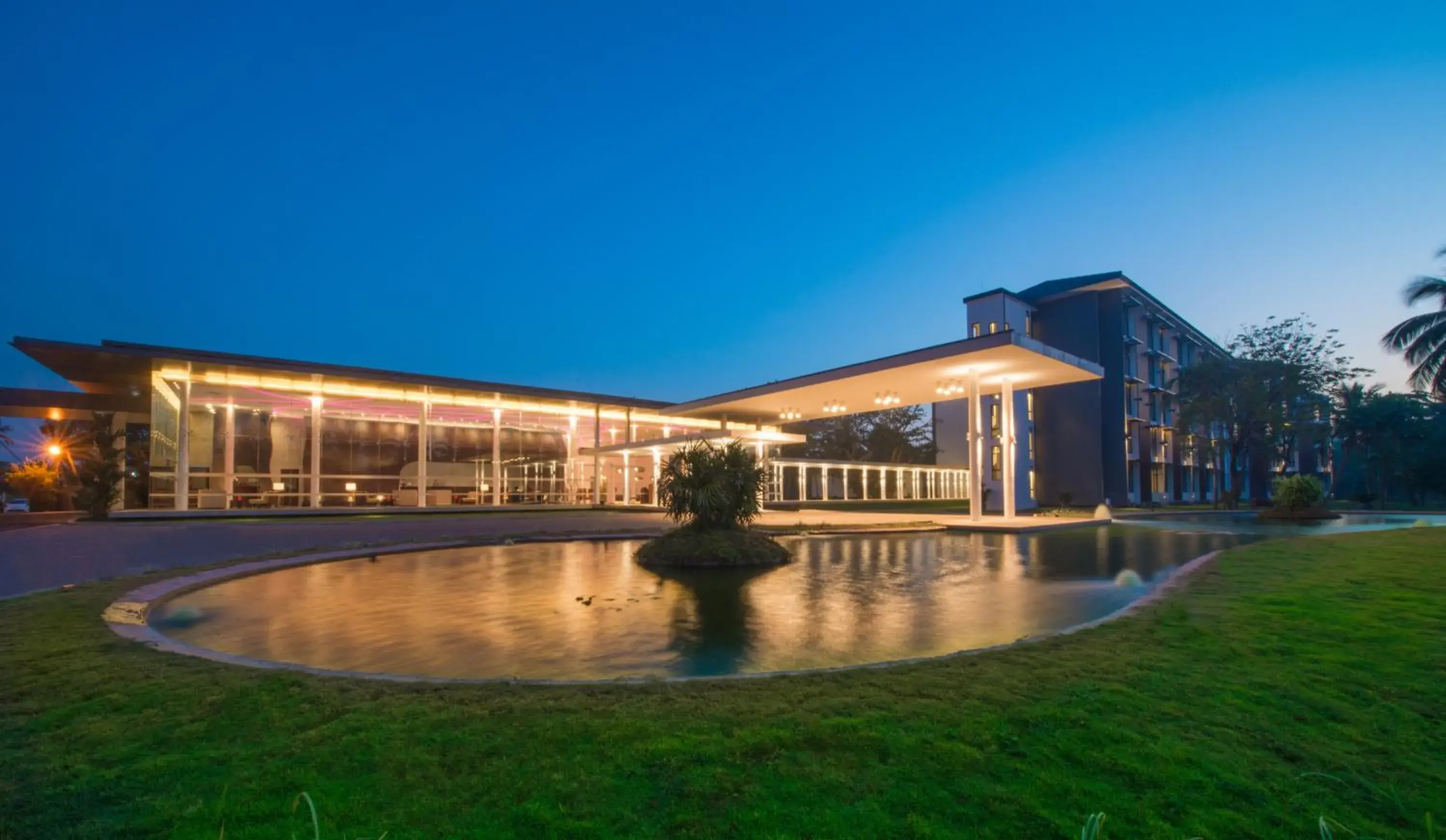 Facade/entrance in Vivanta Colombo, Airport Garden Facade/entrance in Vivanta Colombo, Airport Garden