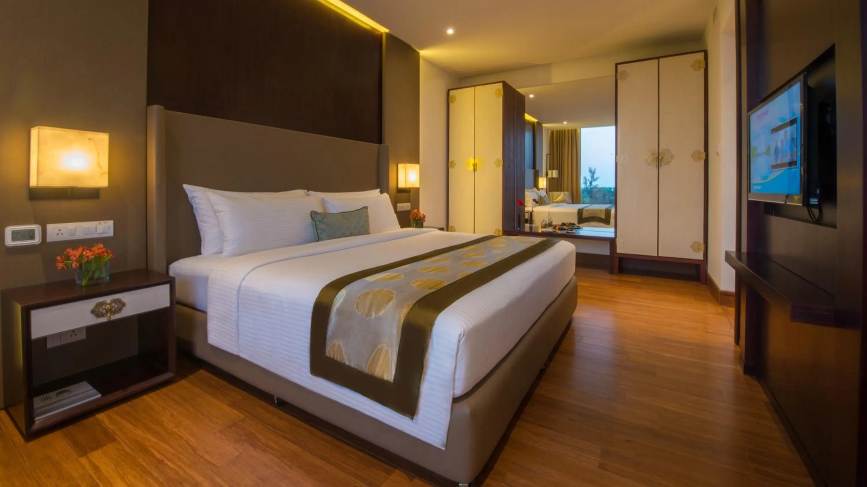 Day, Bed in Vivanta Colombo, Airport Garden