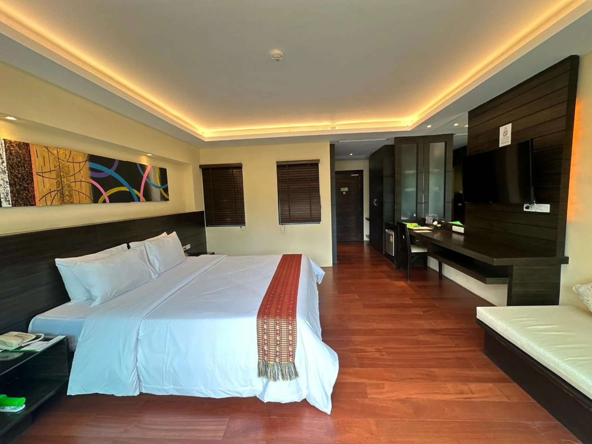 Bed in R-Mar Resort and Spa Patong, Phuket