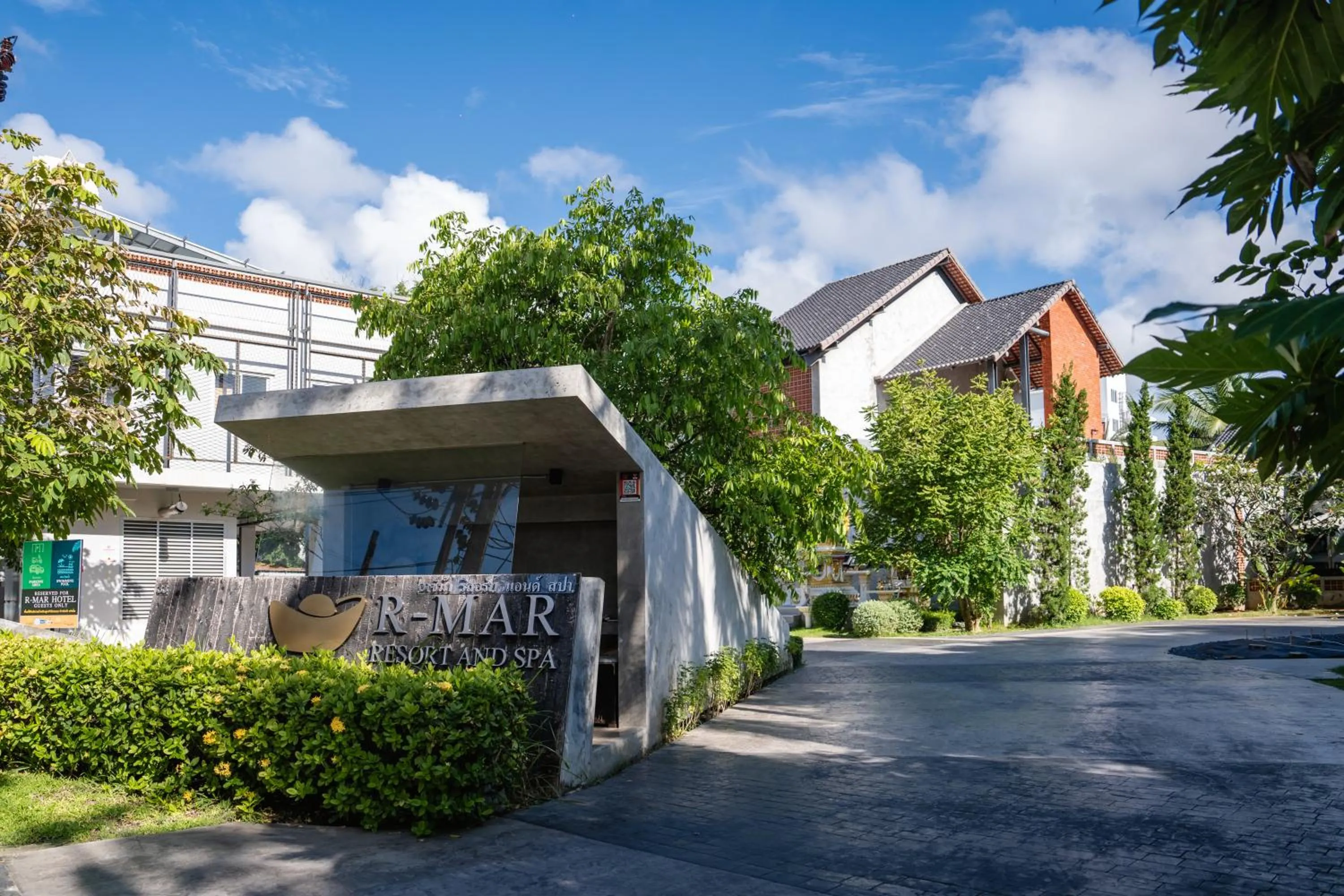 Property building in R-Mar Resort and Spa Patong, Phuket