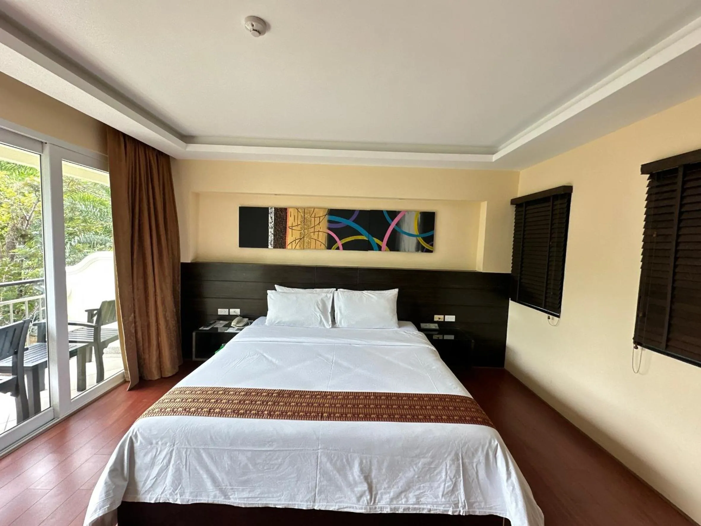 Bedroom, Bed in R-Mar Resort and Spa Patong, Phuket