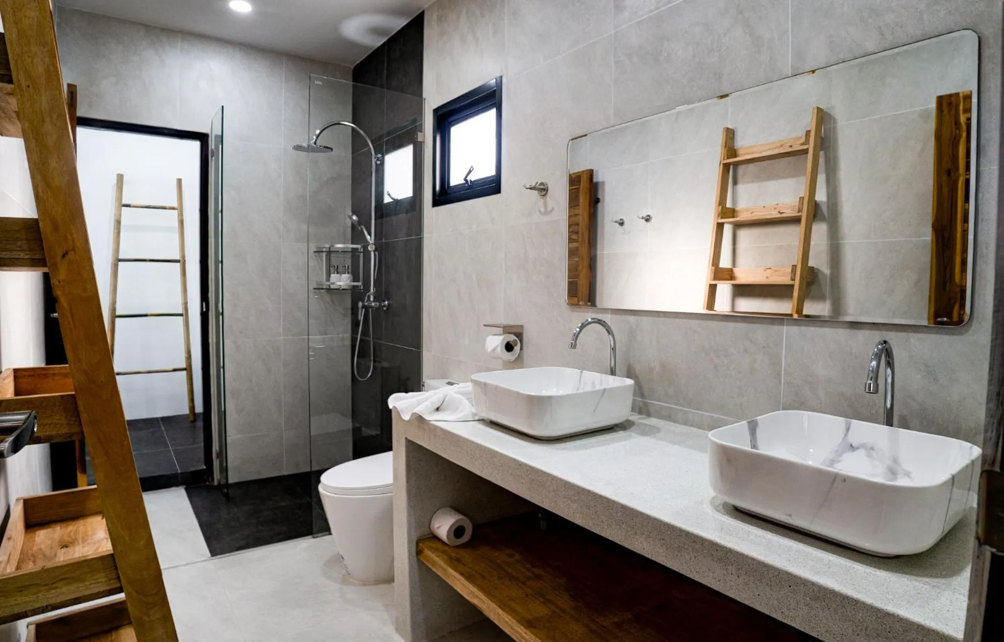 The Cosy Maenam Beach Resort