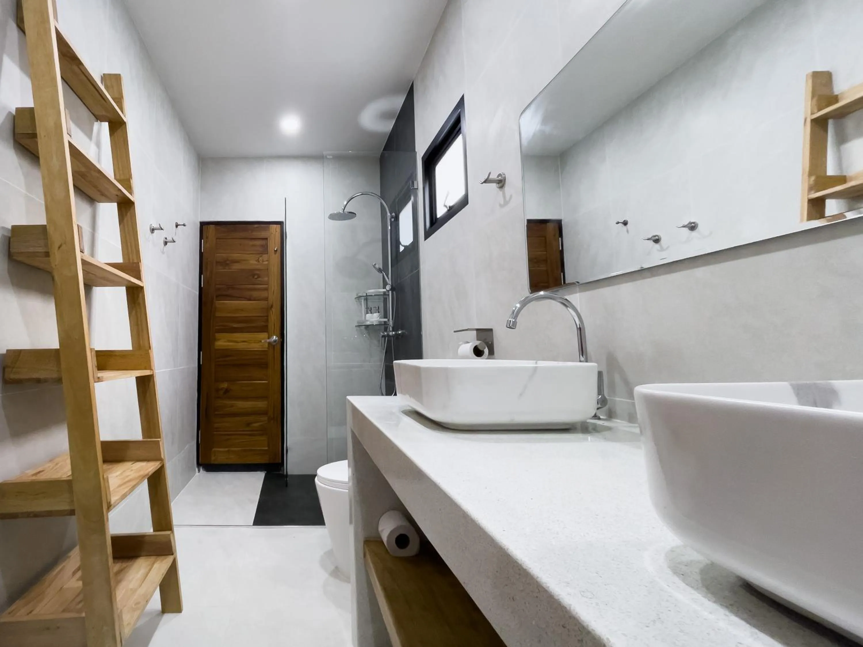 The Cosy Maenam Beach Resort