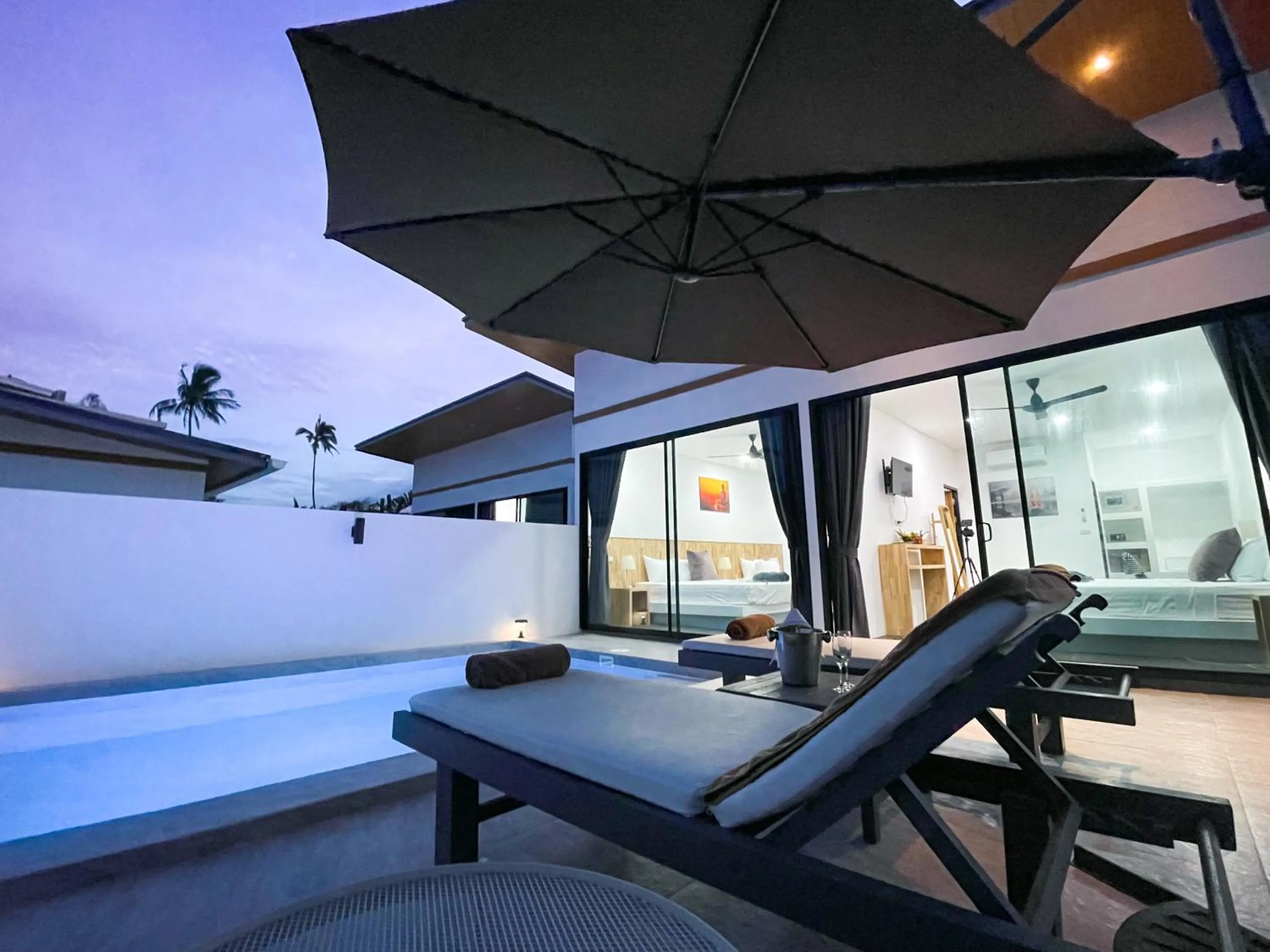 The Cosy Maenam Beach Resort