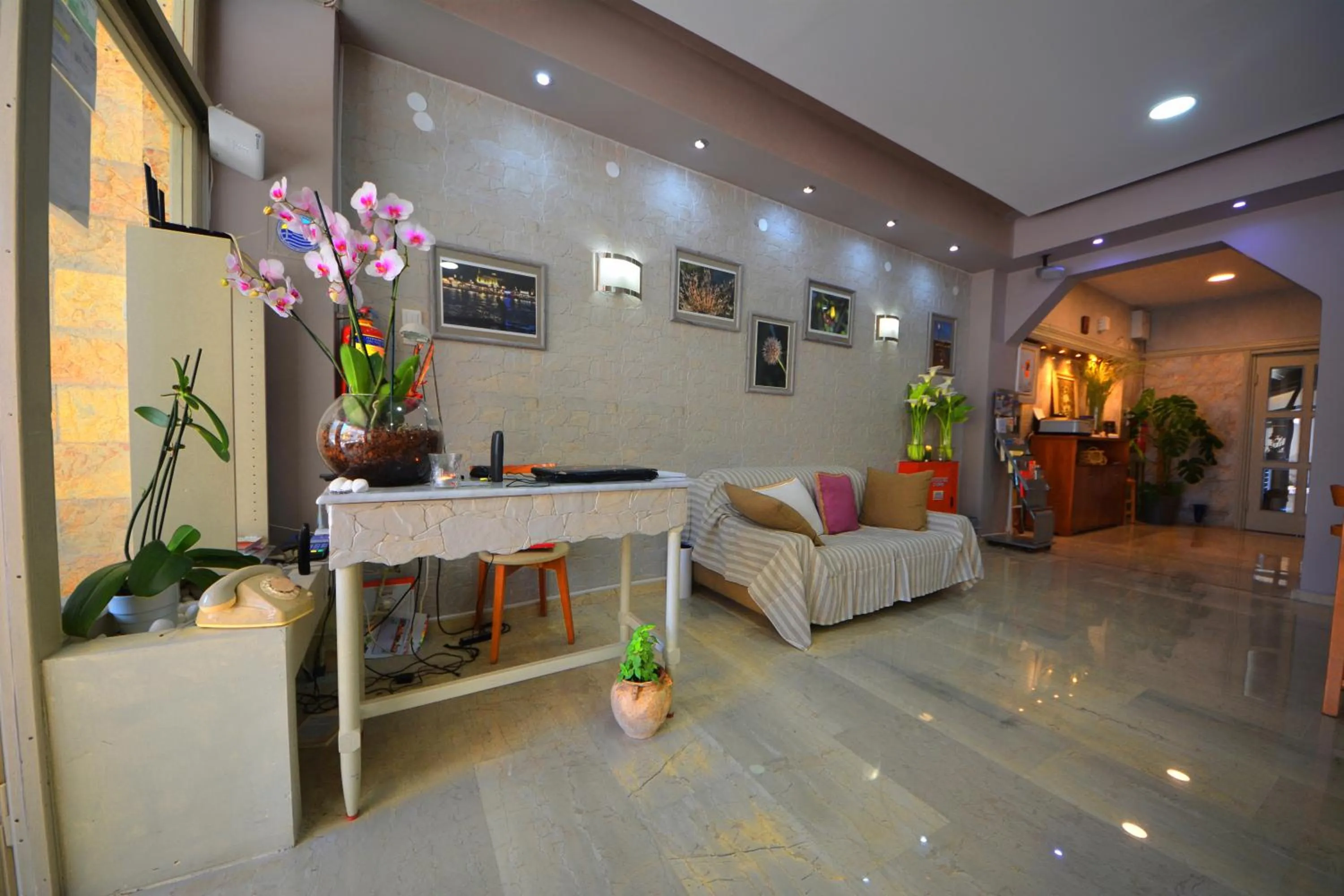 TV and multimedia in Bikakis Family Apartments