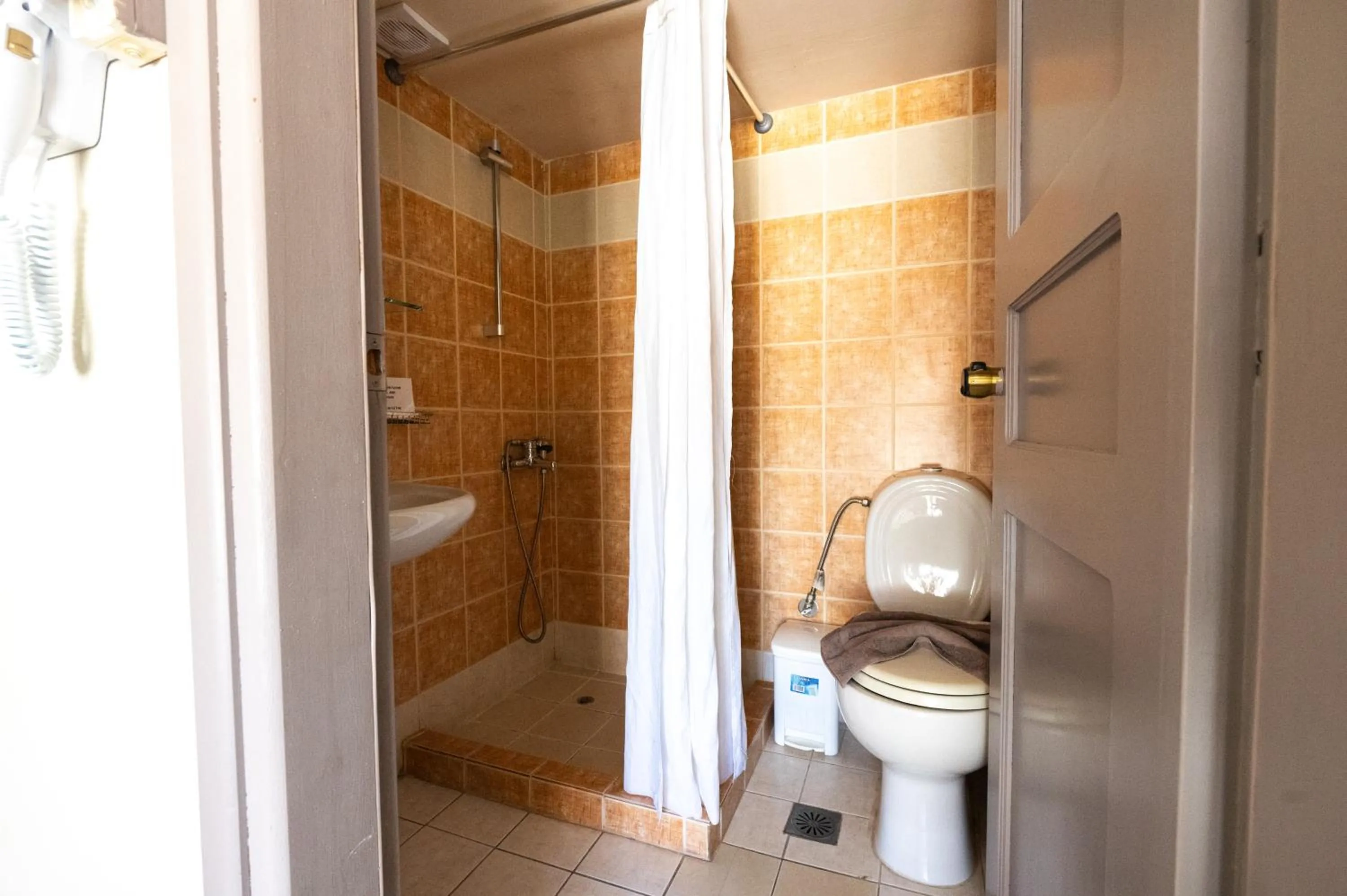 Bikakis Family Apartments