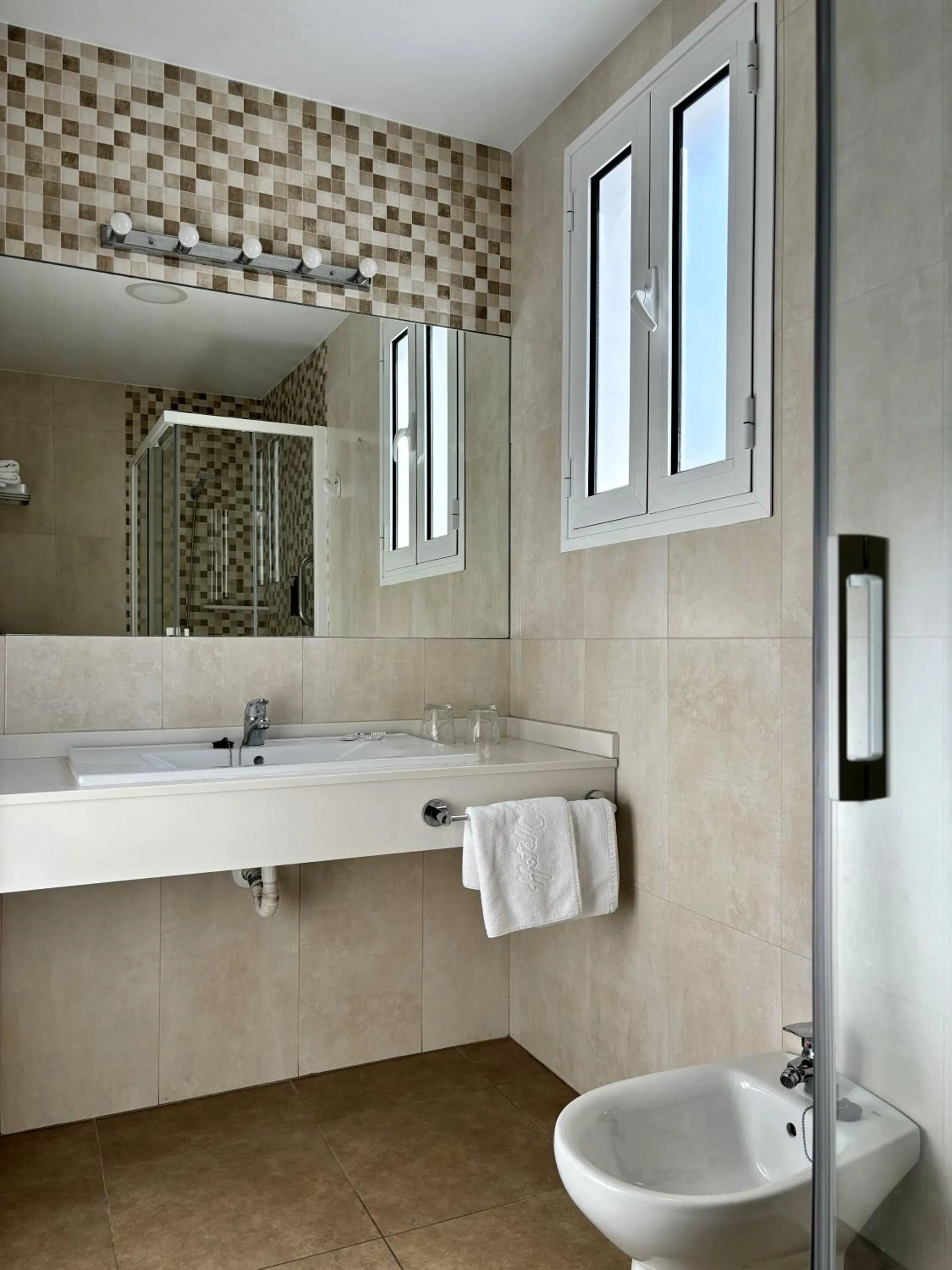 Shower in Hotel Chipiona