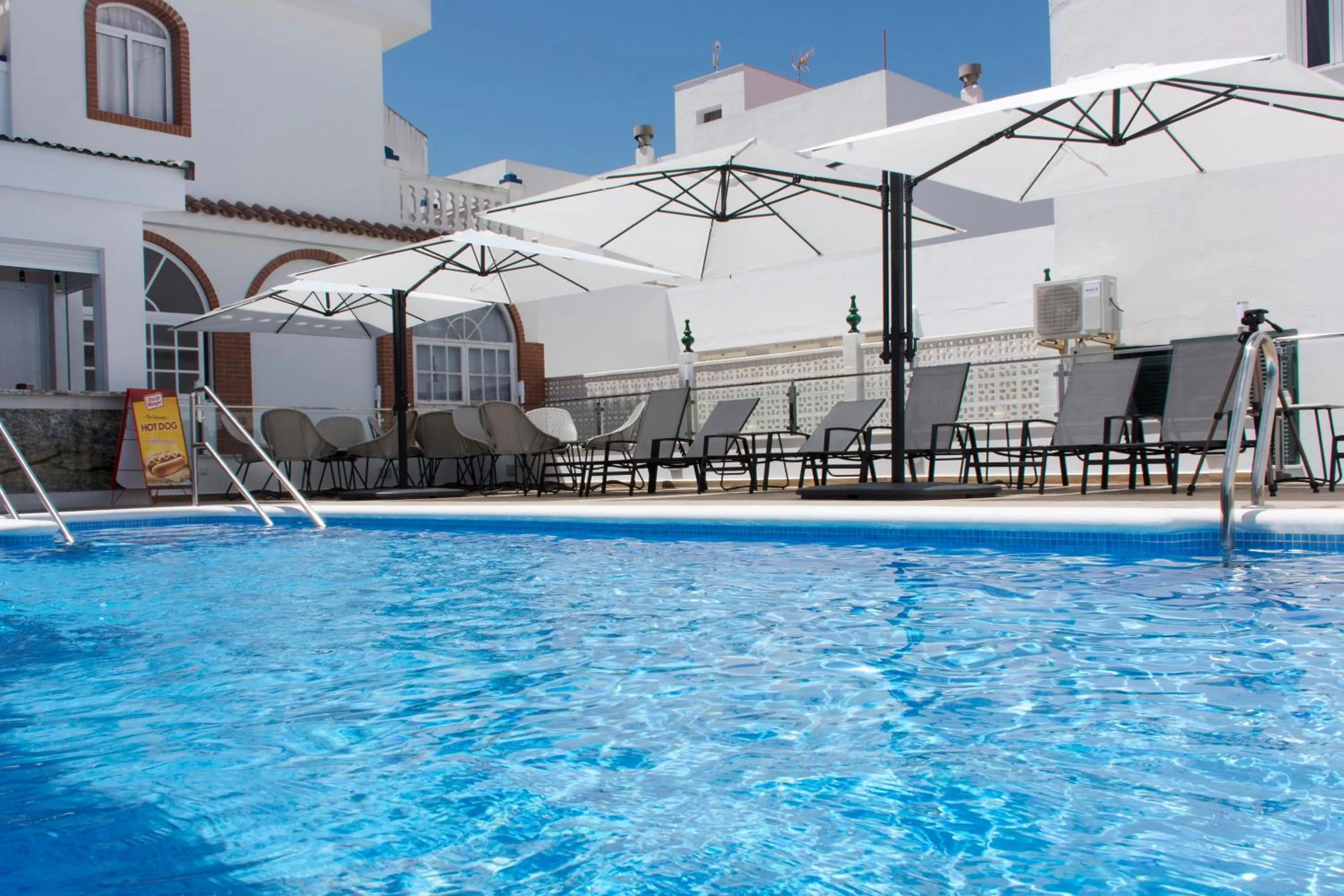 Swimming pool in Hotel Chipiona