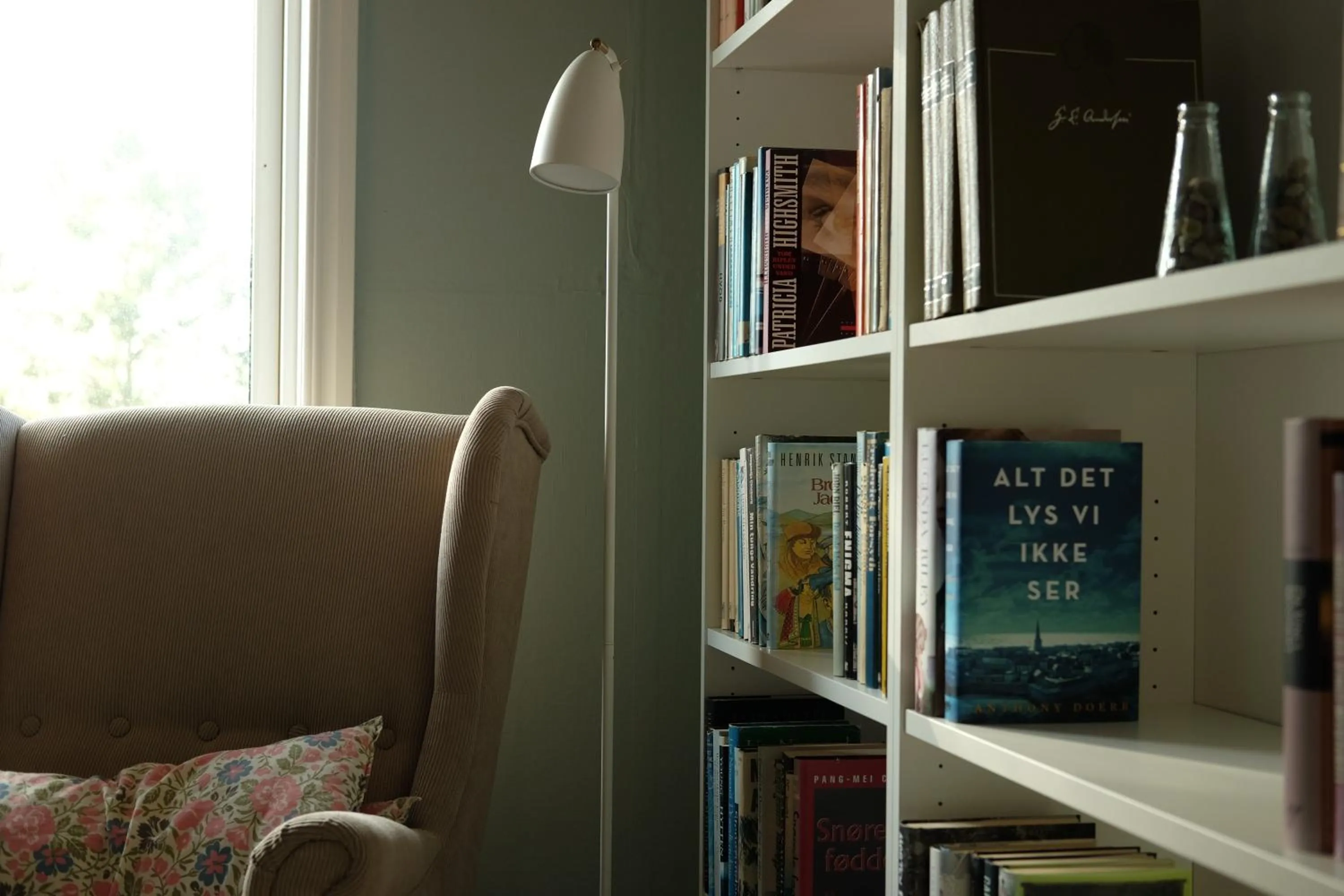 Library in Hotel Strandlyst Badehotel
