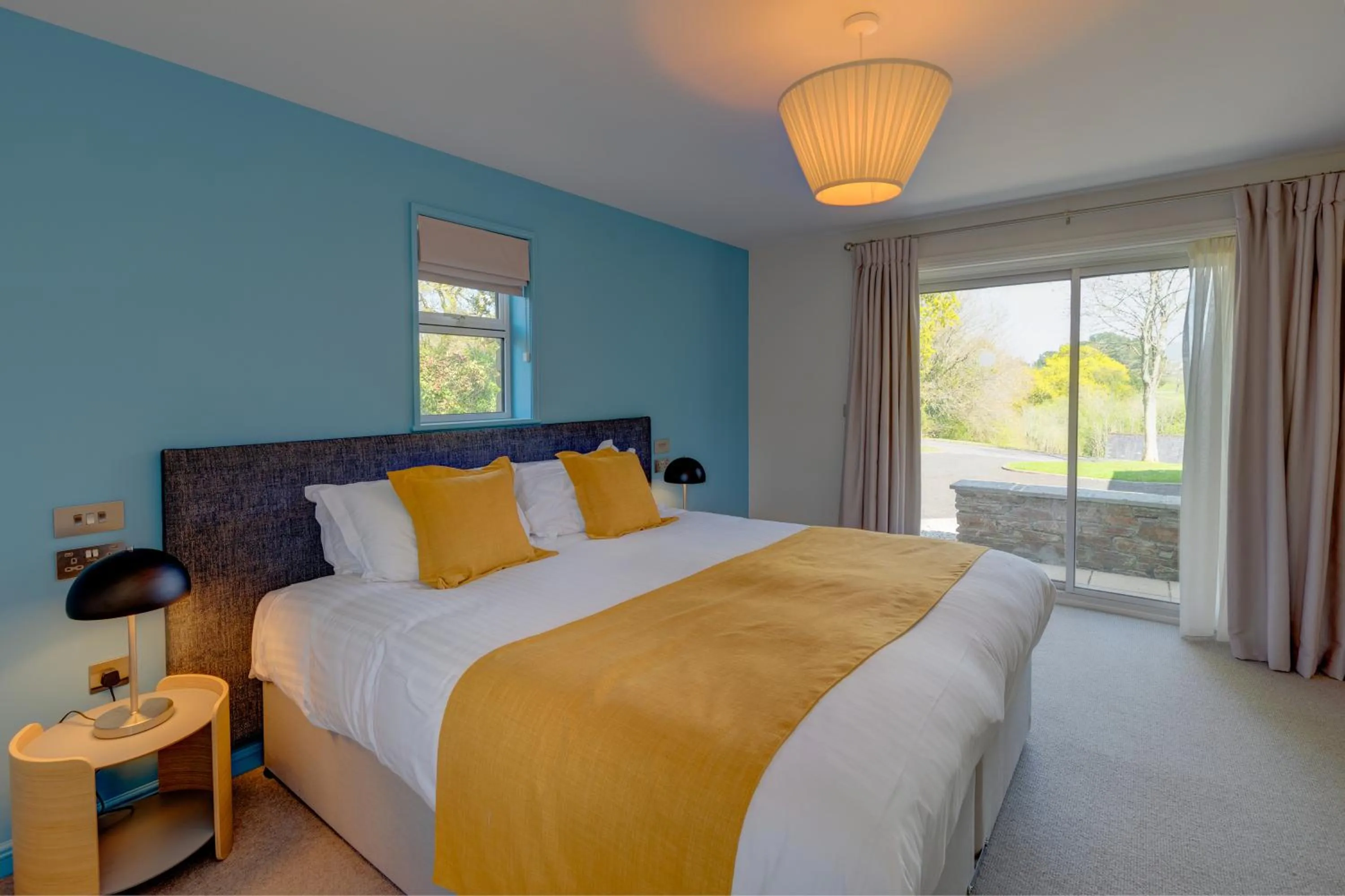 Bedroom, Bed in St Mellion Estate