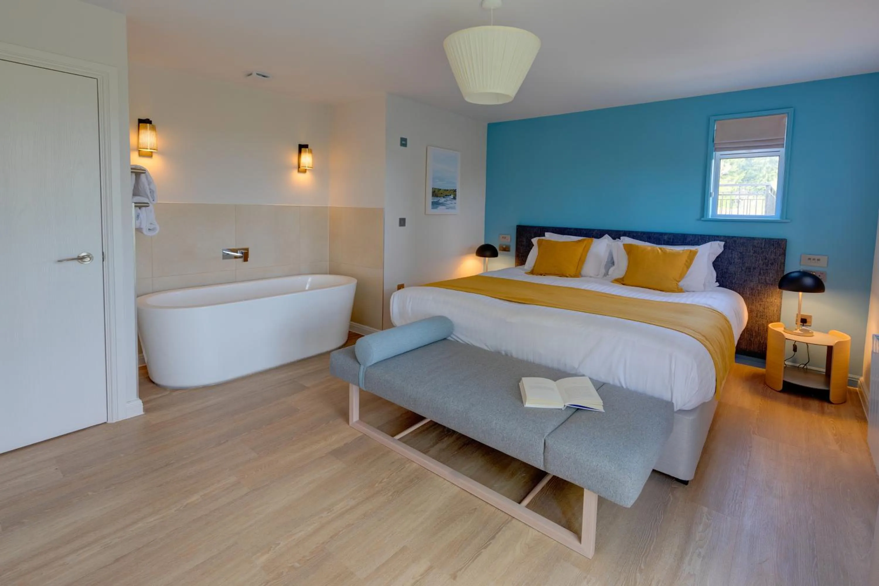 Bedroom, Bed in St Mellion Estate