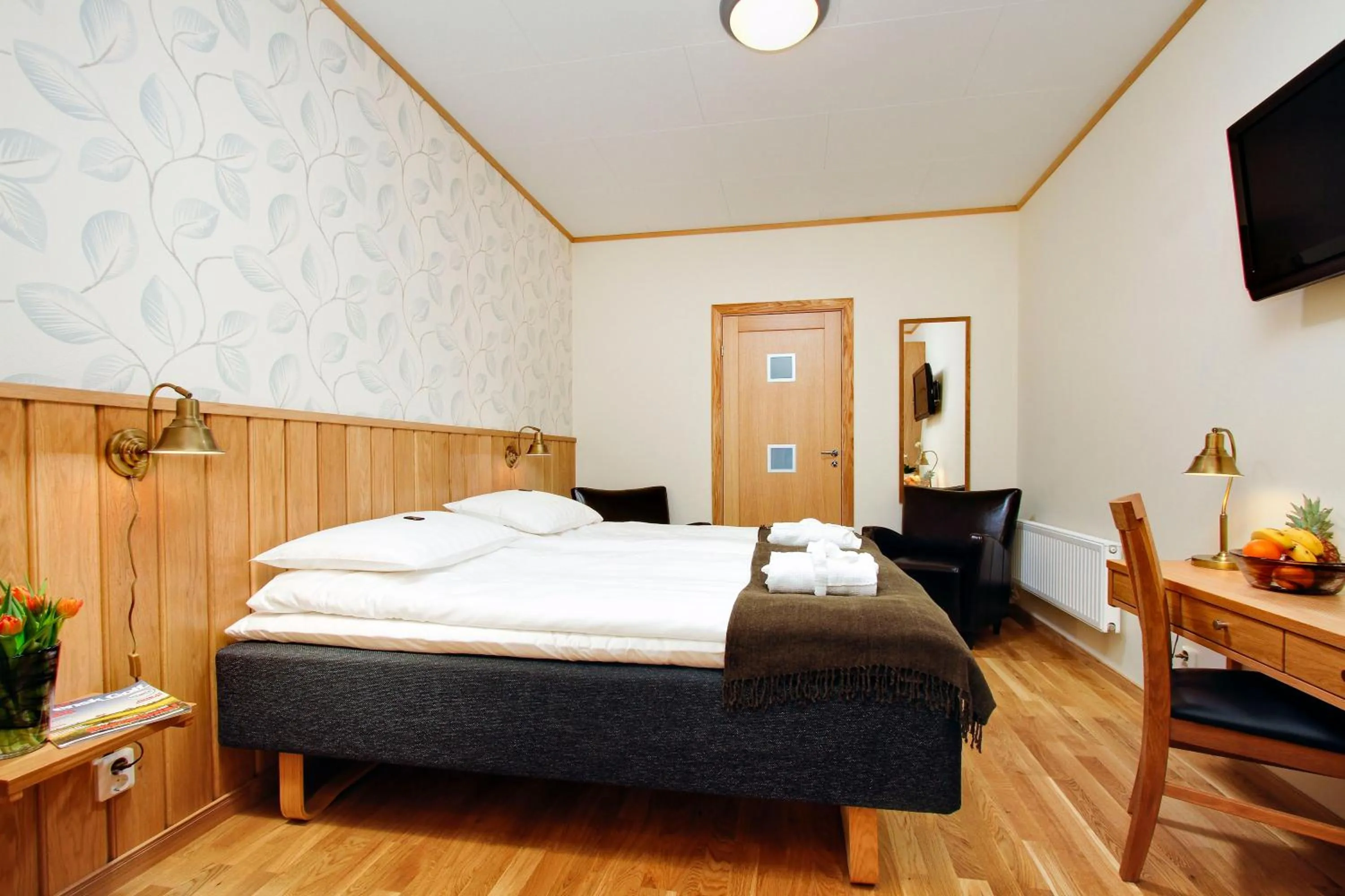 Property building, Bed in Lannalodge