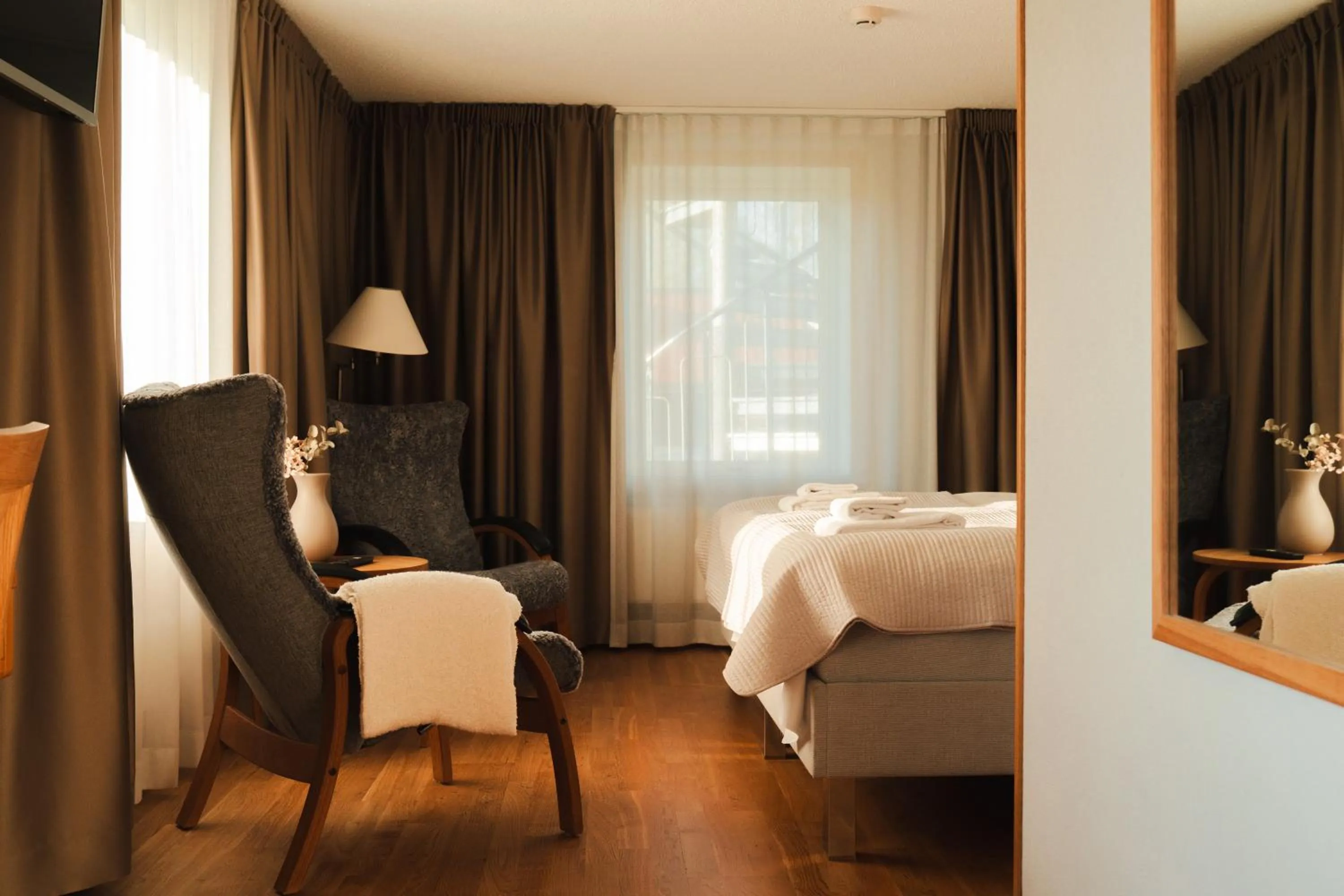 Bedroom, Bed in Lannalodge