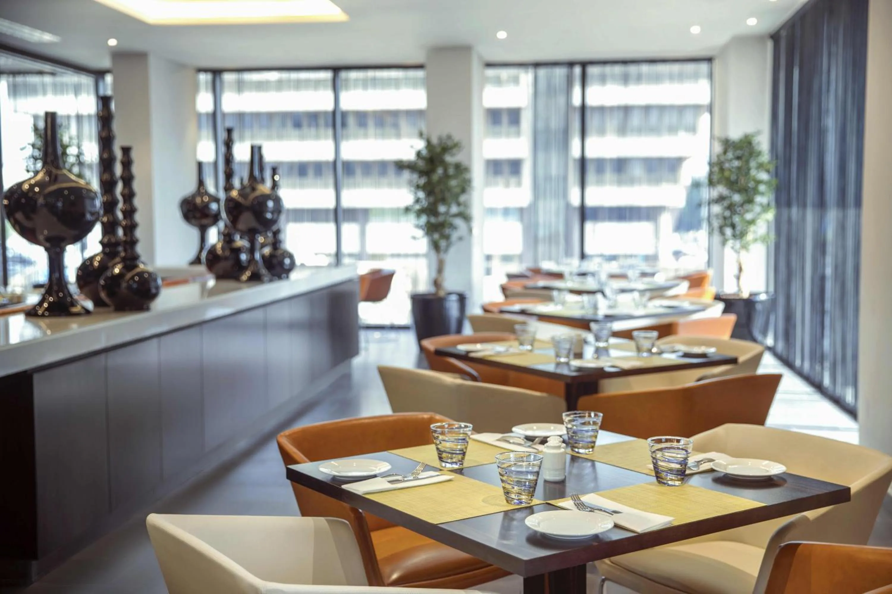 Restaurant/places to eat in Centro Waha by Rotana