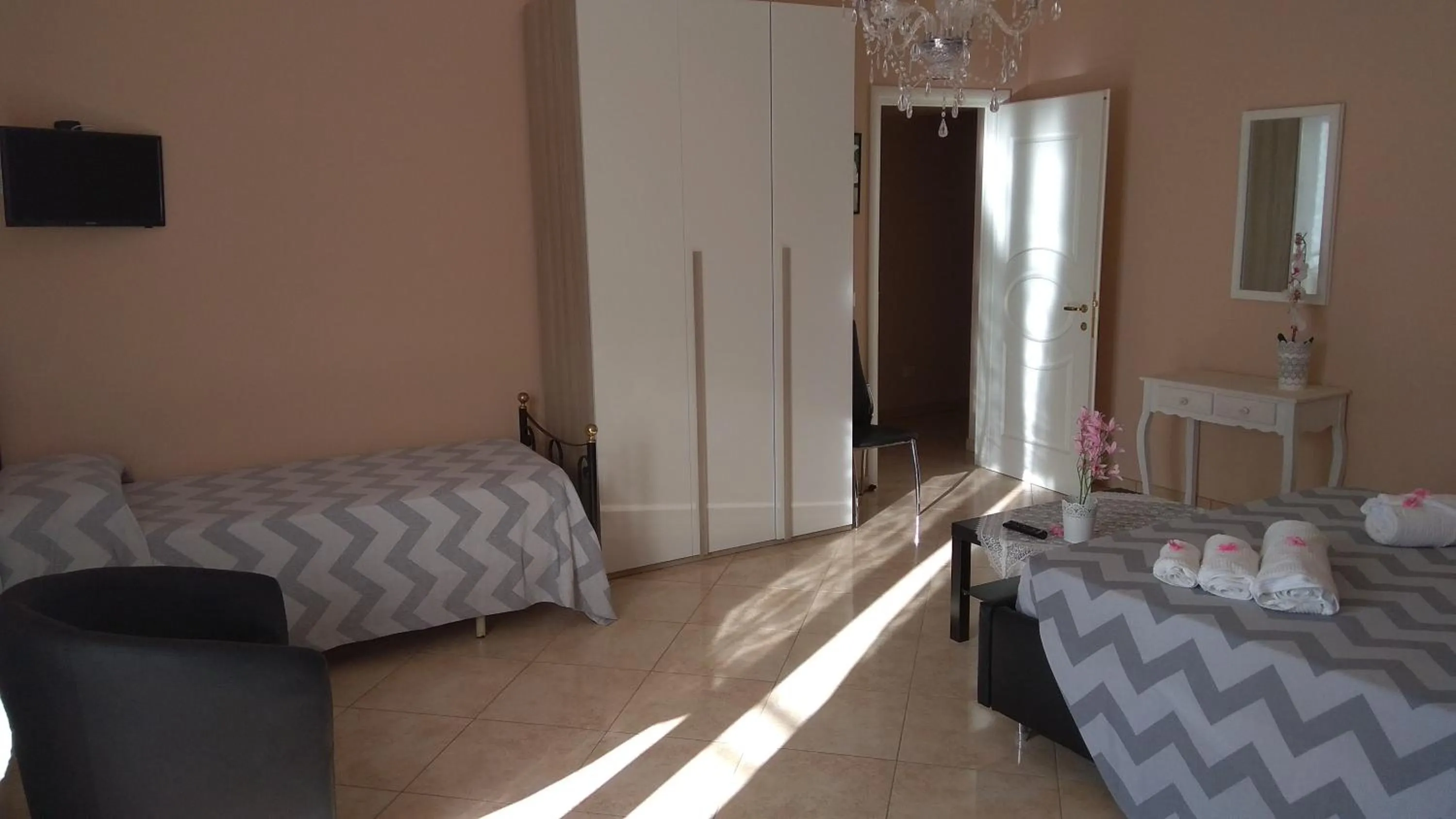 Photo of the whole room in Tenuta Arate