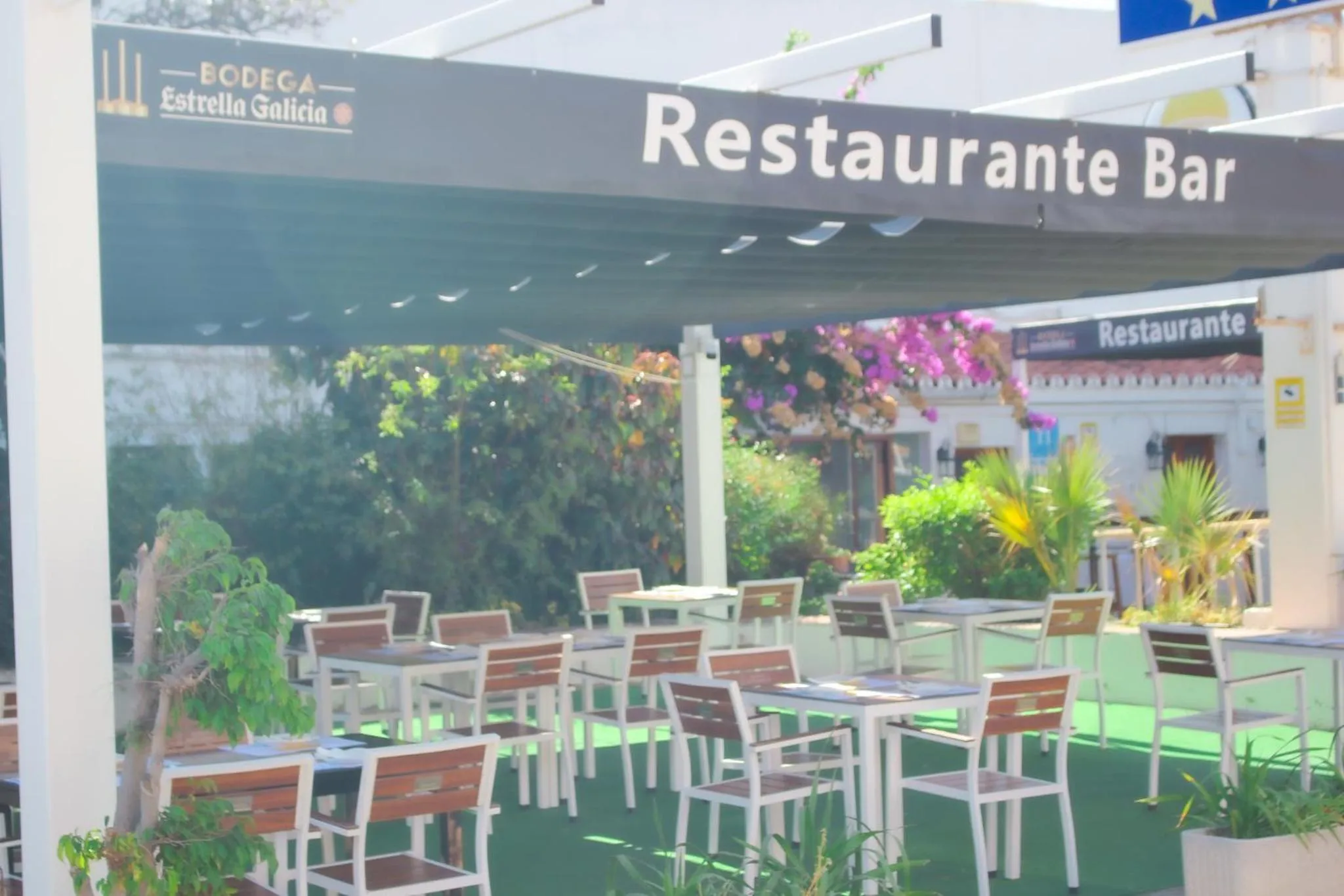 Restaurant/places to eat in Hotel Patricia