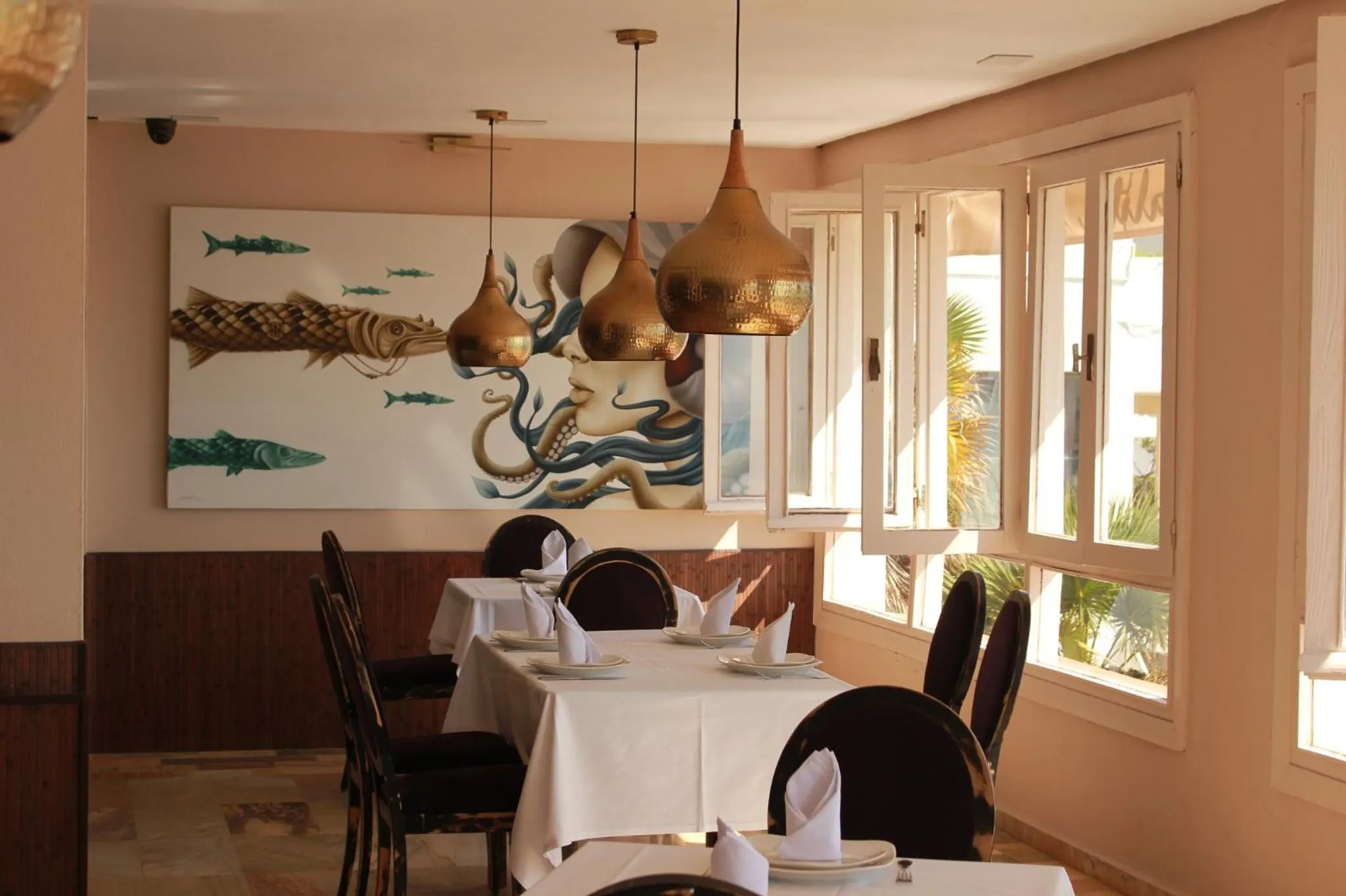 Restaurant/places to eat in Hotel Patricia