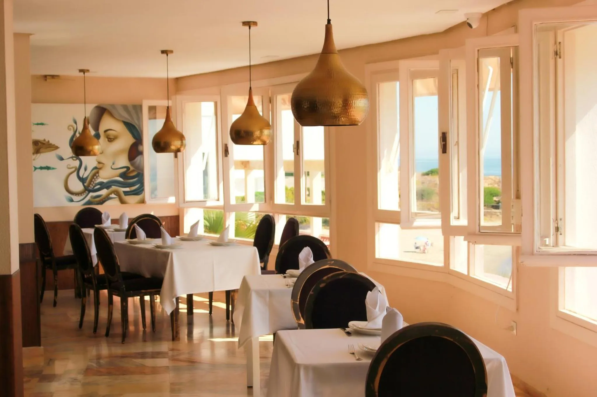 Restaurant/places to eat in Hotel Patricia