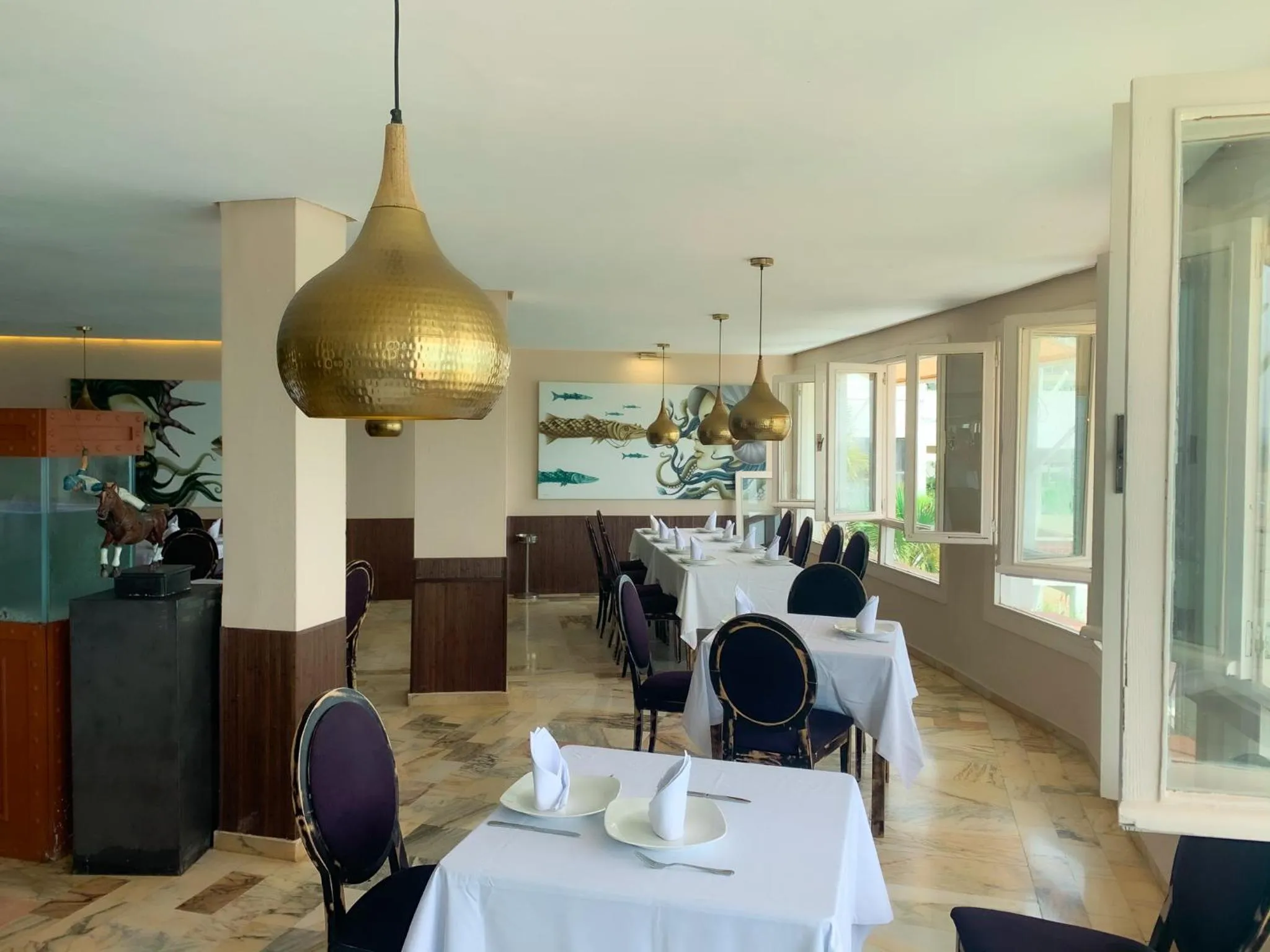 Restaurant/places to eat in Hotel Patricia