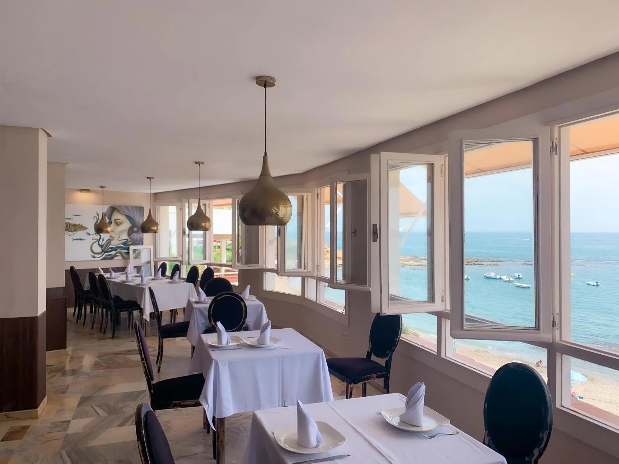 Restaurant/places to eat in Hotel Patricia