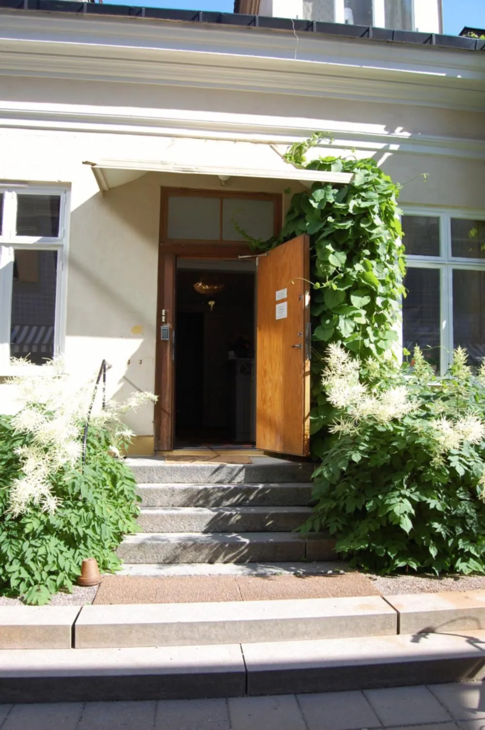 Facade/entrance in Vandrarhem Uppsala Kungsängstorg