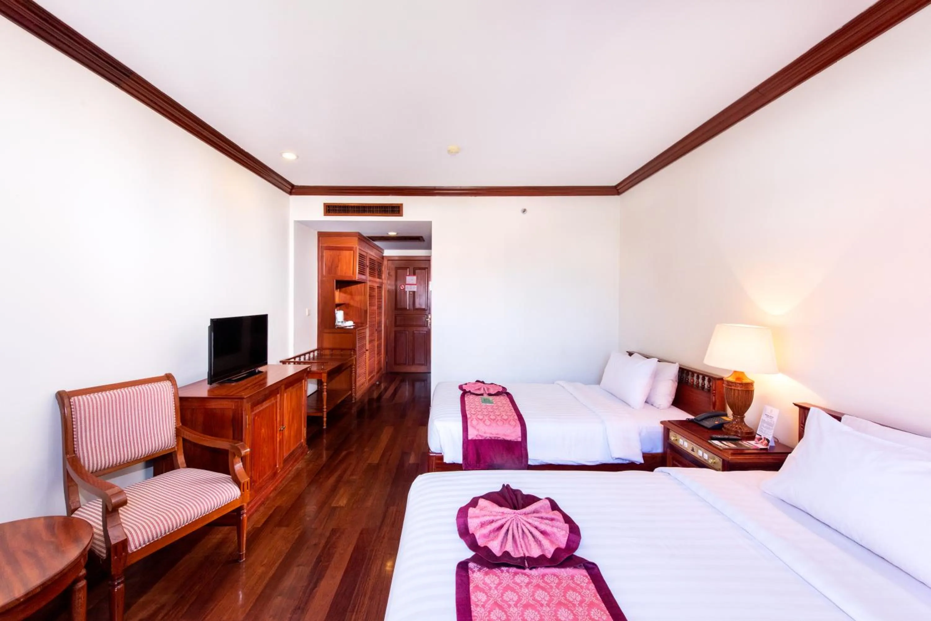 Photo of the whole room, Bed in Steung Siemreap Hotel