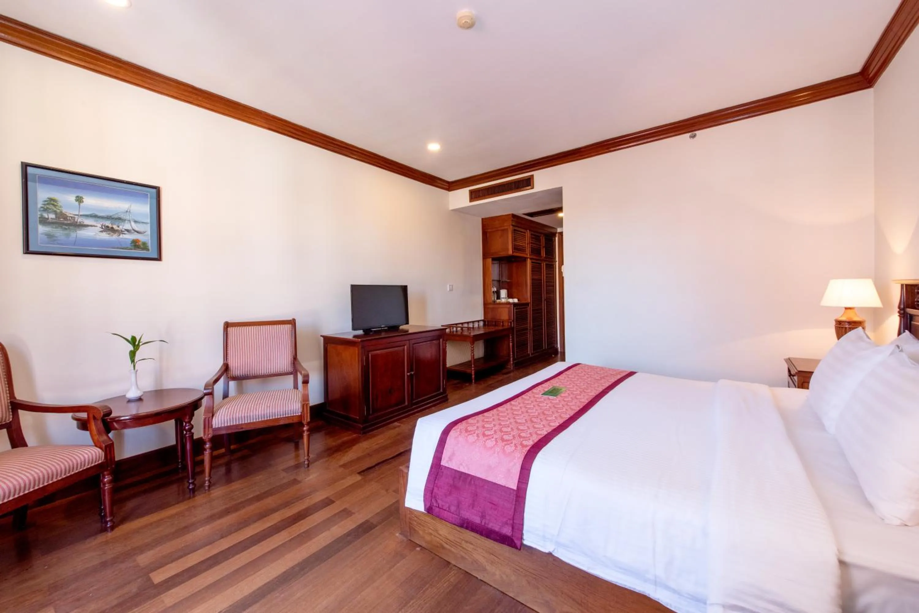 Photo of the whole room, Bed in Steung Siemreap Hotel