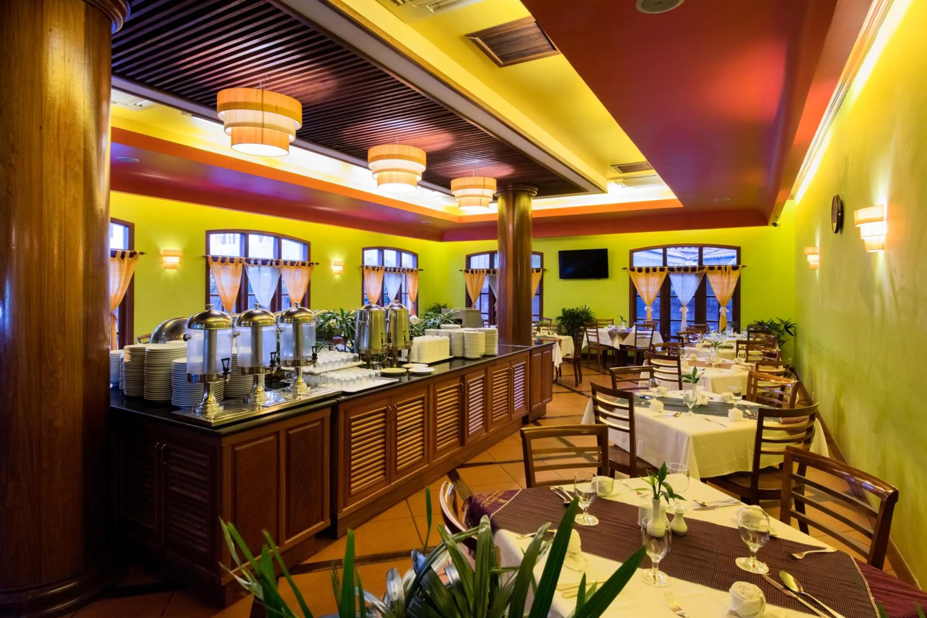 Restaurant/places to eat in Steung Siemreap Hotel