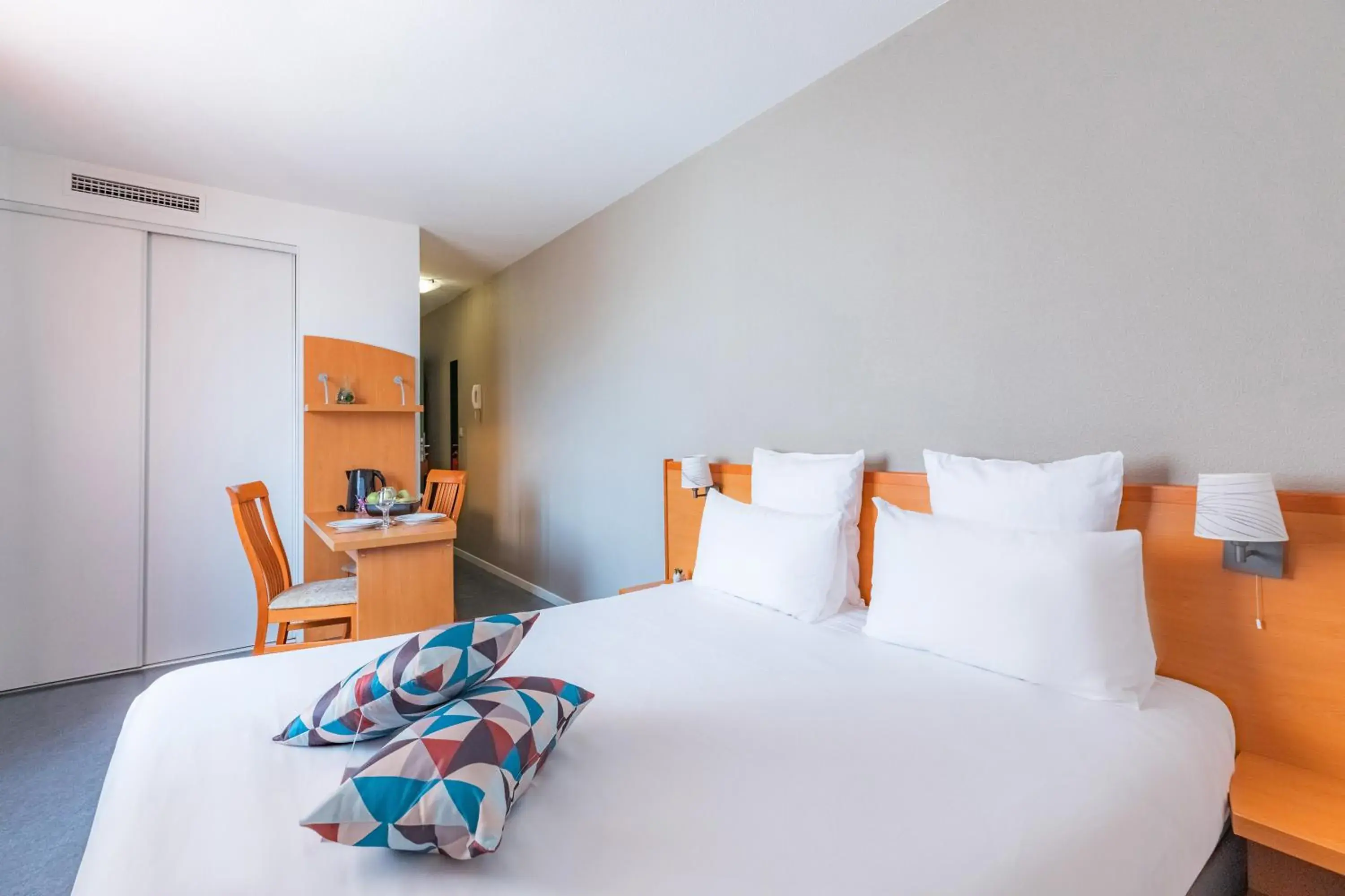 Bed in Appart’City Confort Lyon Gerland Bed in Appart’City Confort Lyon Gerland