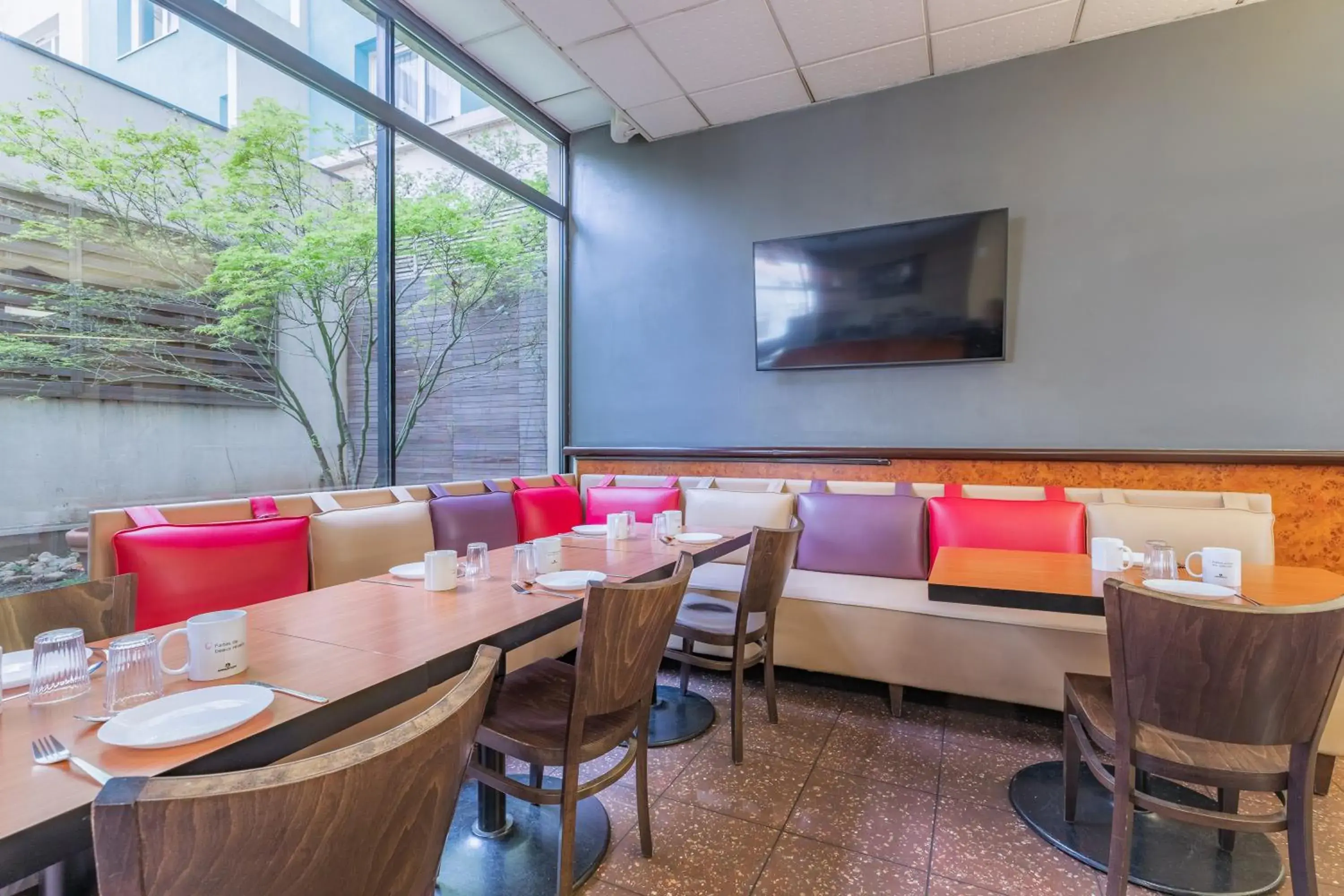 Buffet breakfast in Appart’City Confort Lyon Gerland Buffet breakfast in Appart’City Confort Lyon Gerland