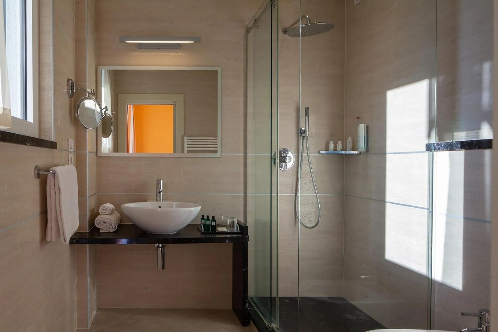 Bathroom in Hotel Kristal Palace - Tonelli Hotels - Adult Friendly
