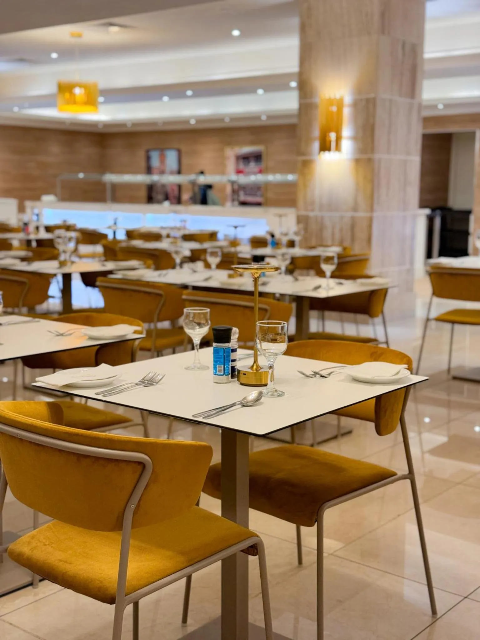 Restaurant/places to eat in Soreda Hotel