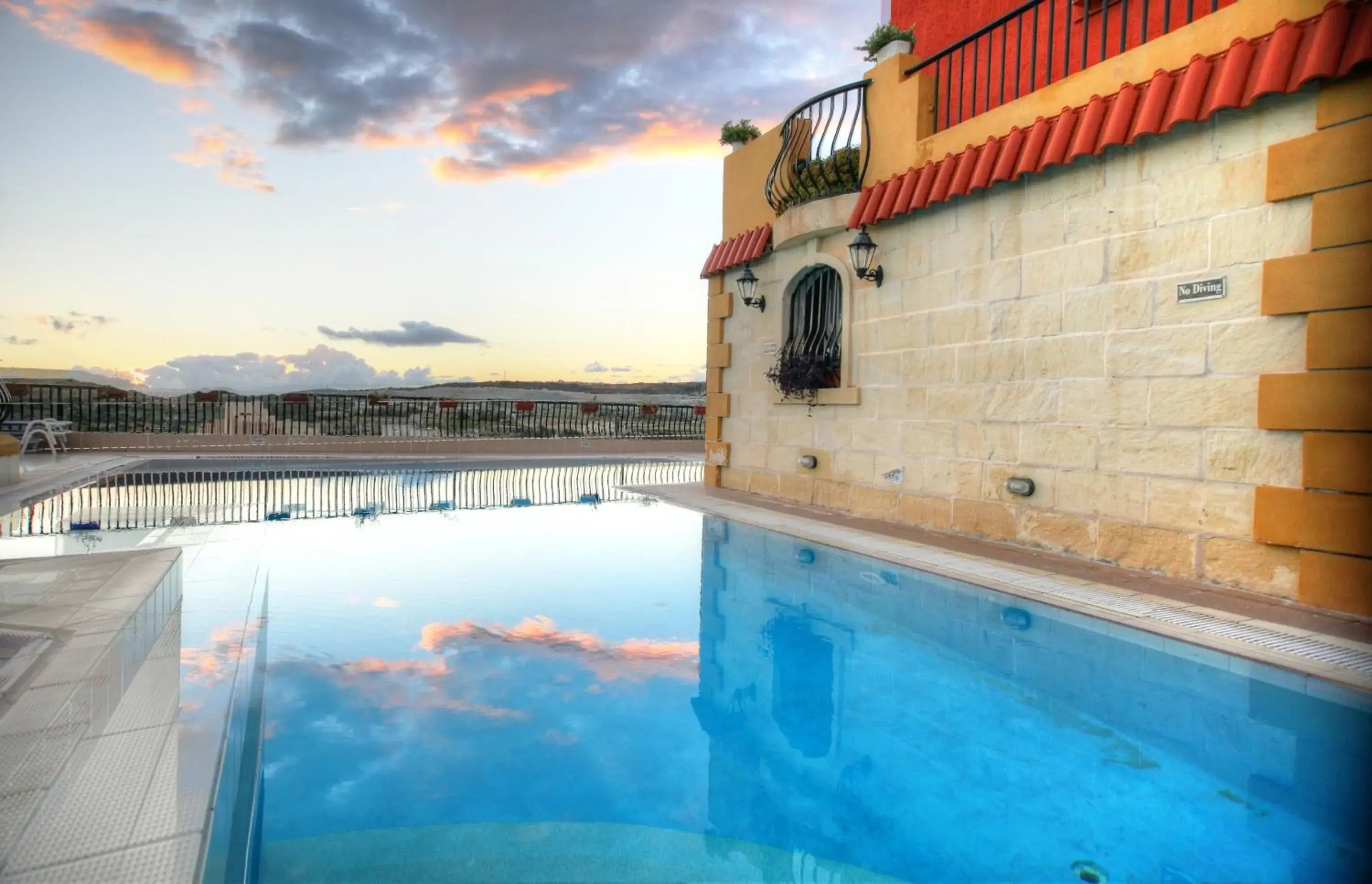 Swimming pool in Soreda Hotel Swimming pool in Soreda Hotel
