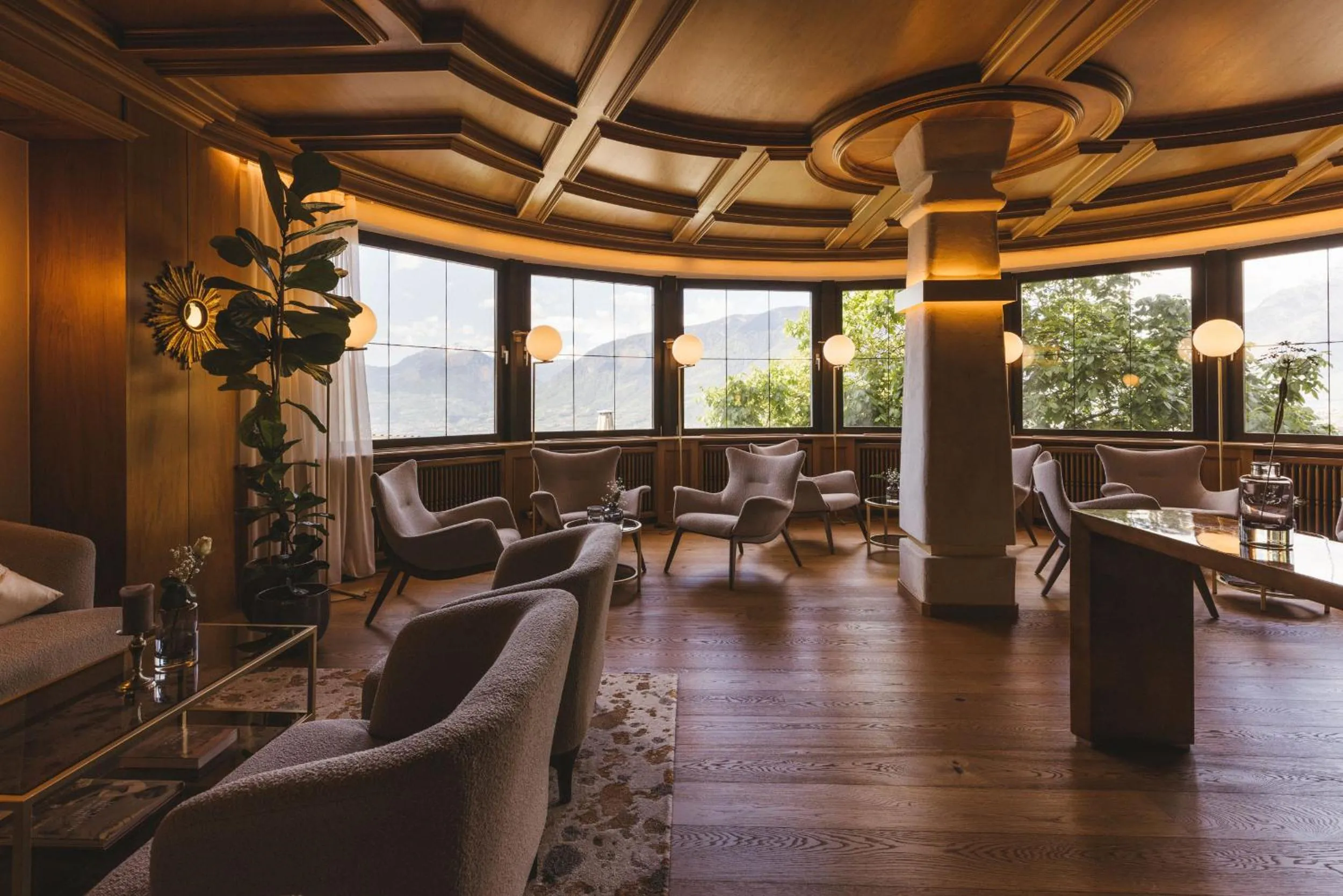 Library in Hotel Hohenwart