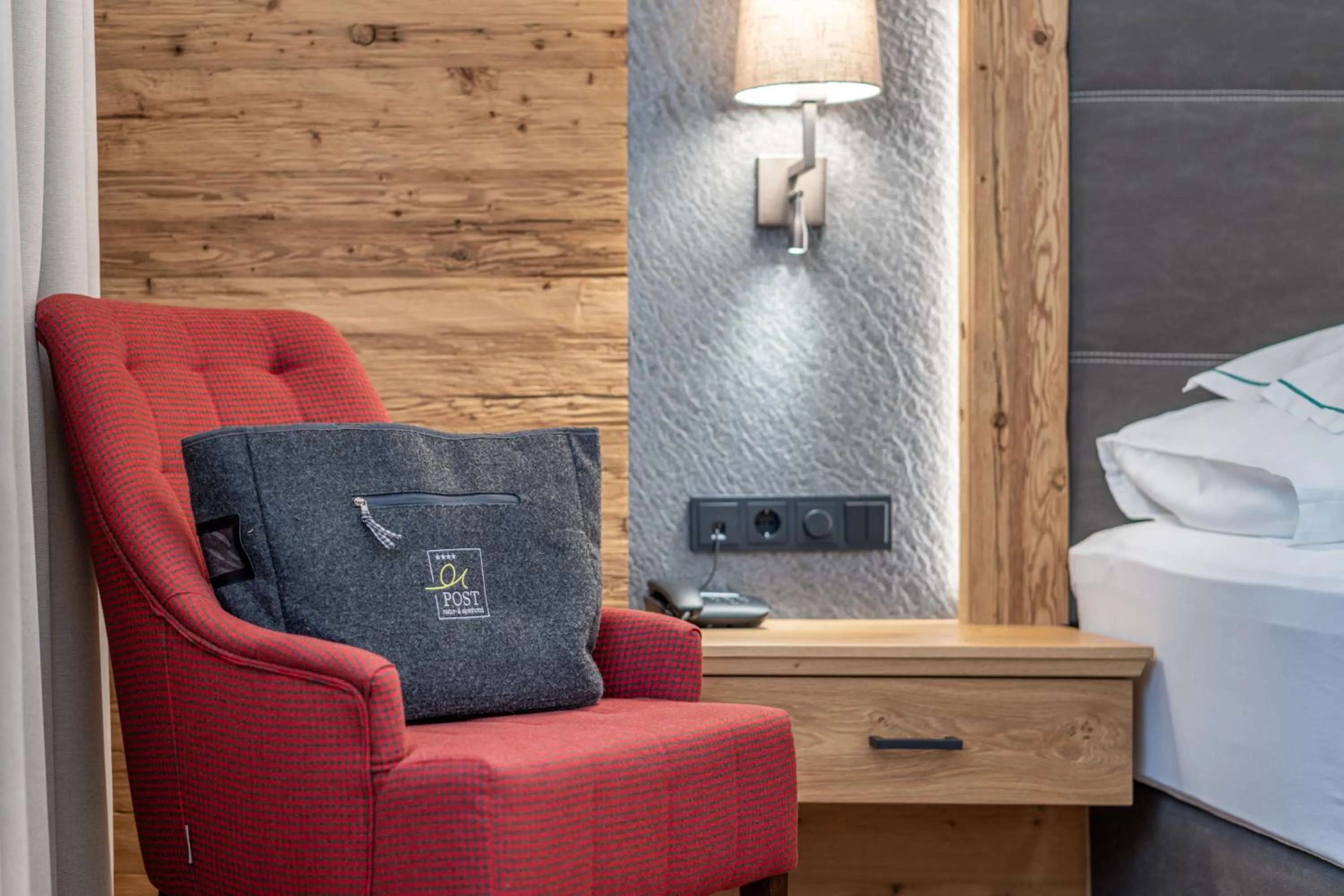 Photo of the whole room, Bed in Natur & Alpinhotel Post