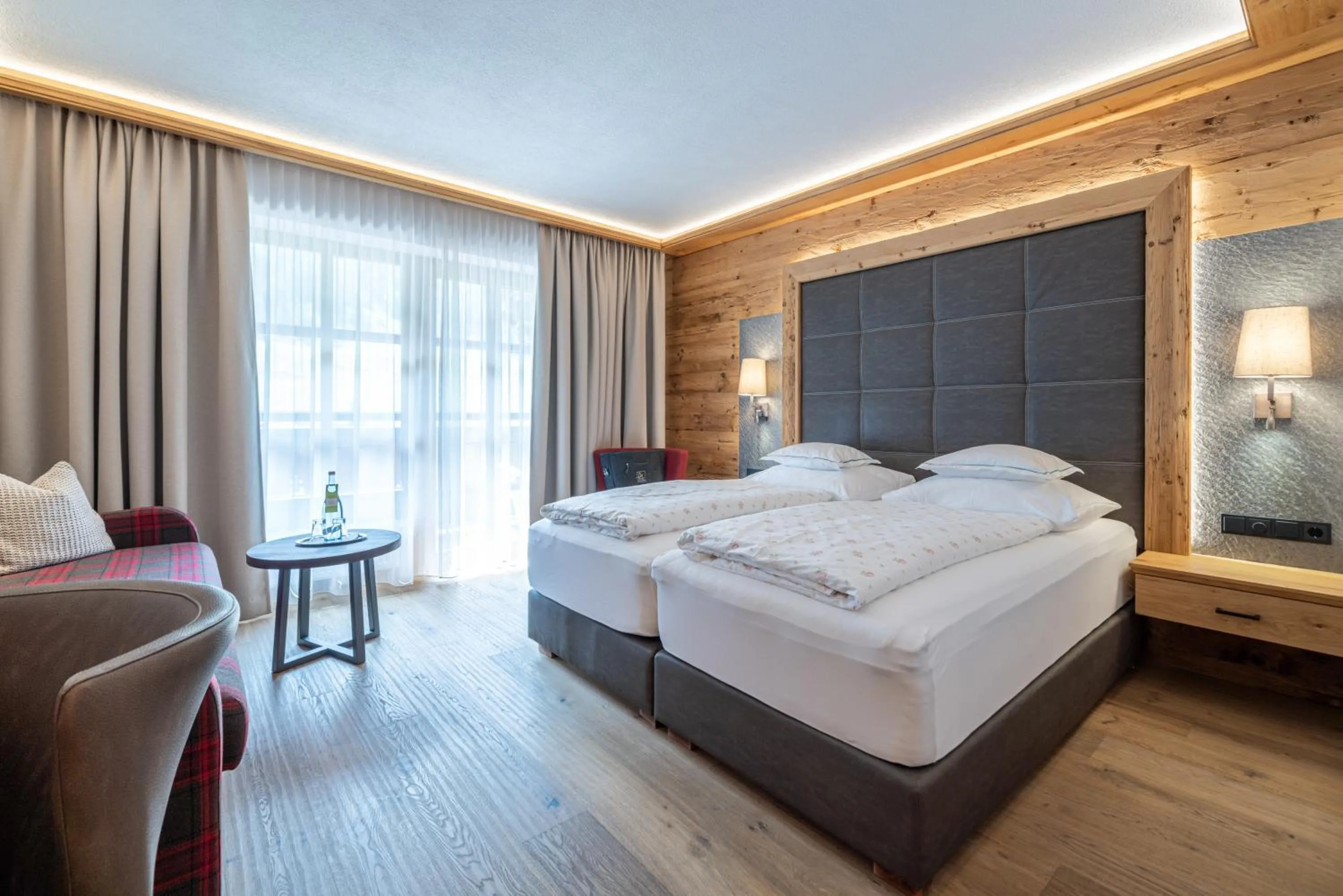 Photo of the whole room, Bed in Natur & Alpinhotel Post
