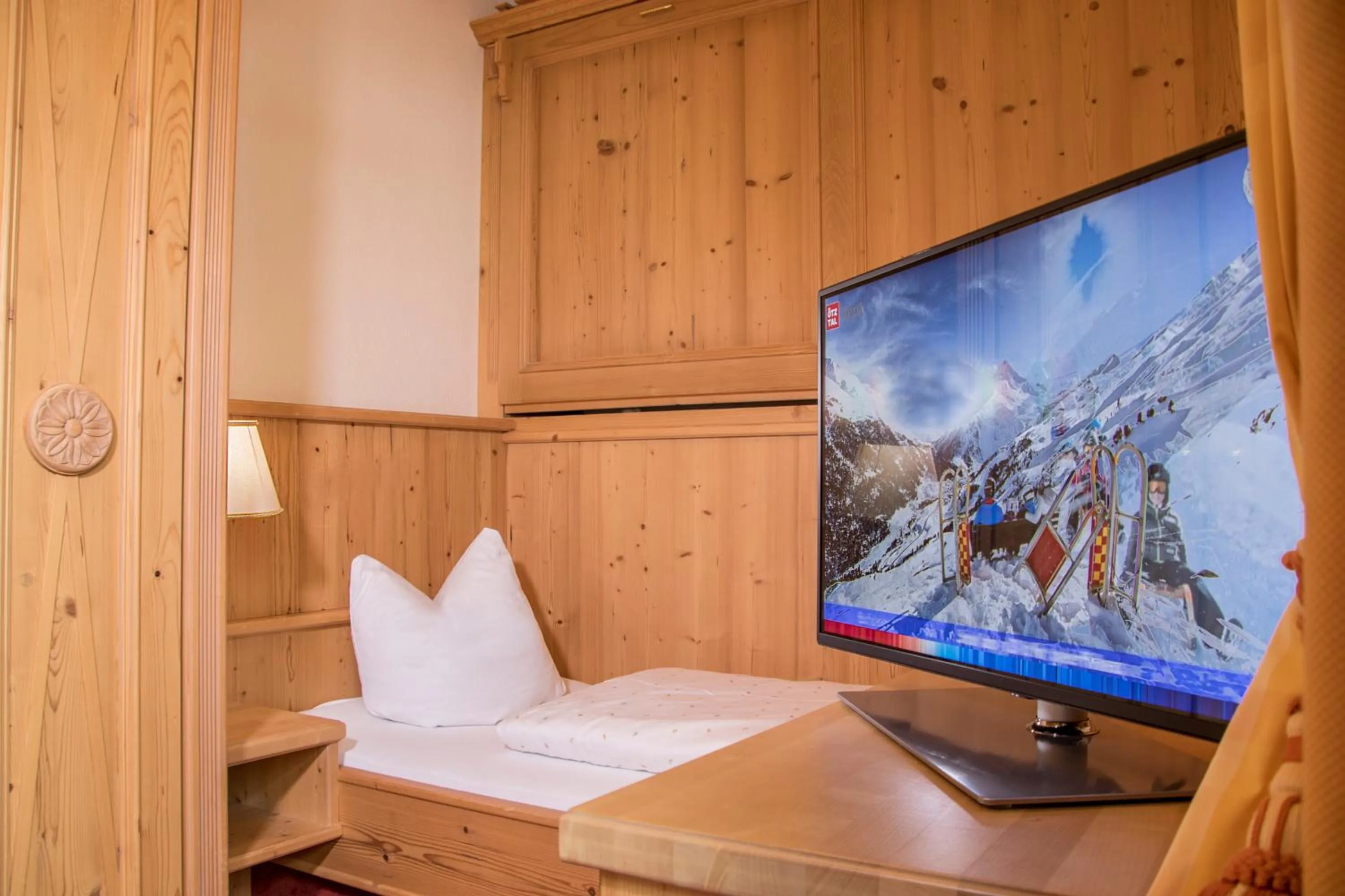 Photo of the whole room, Bed in Natur-&Alpinhotel Post