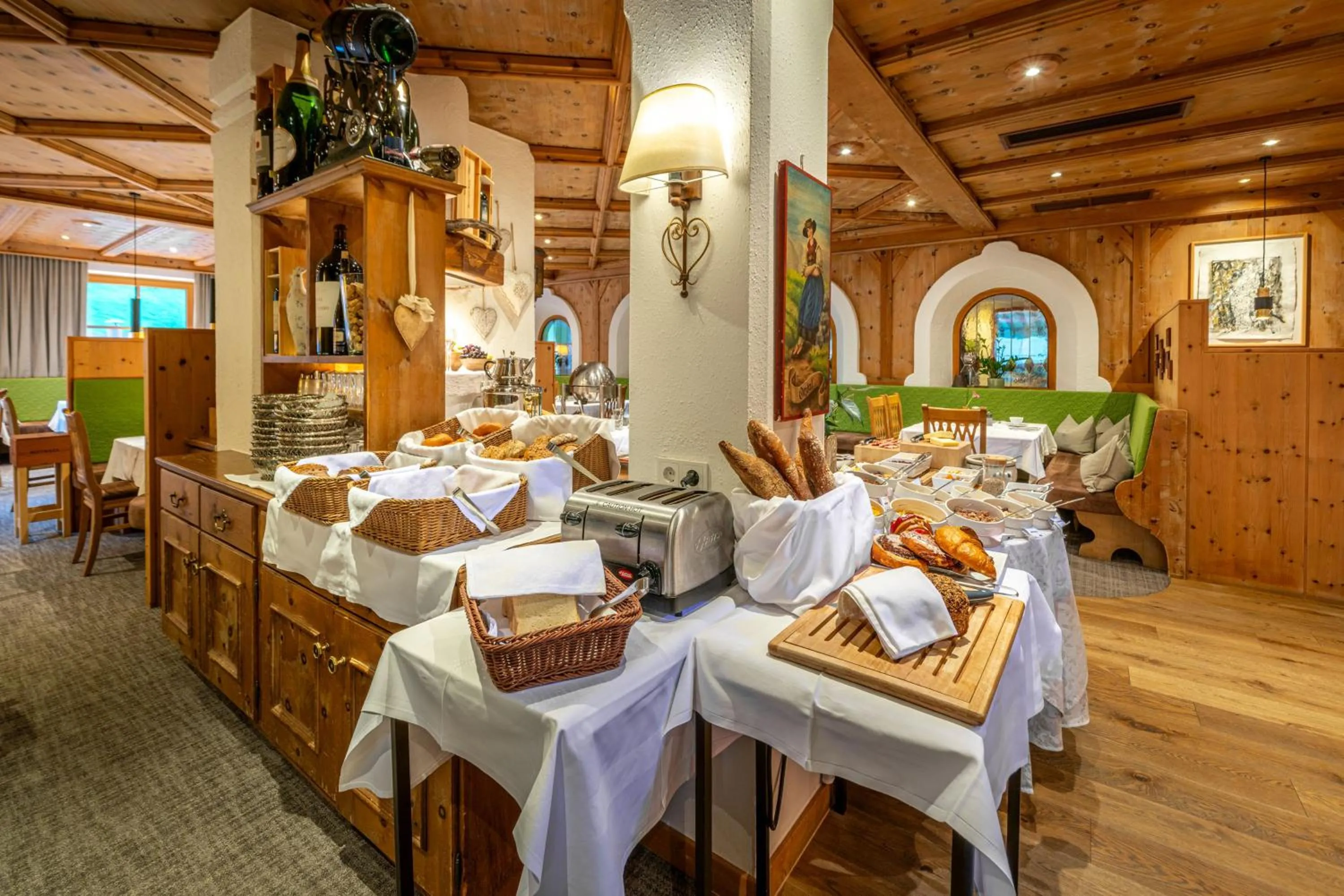 Breakfast in Natur & Alpinhotel Post