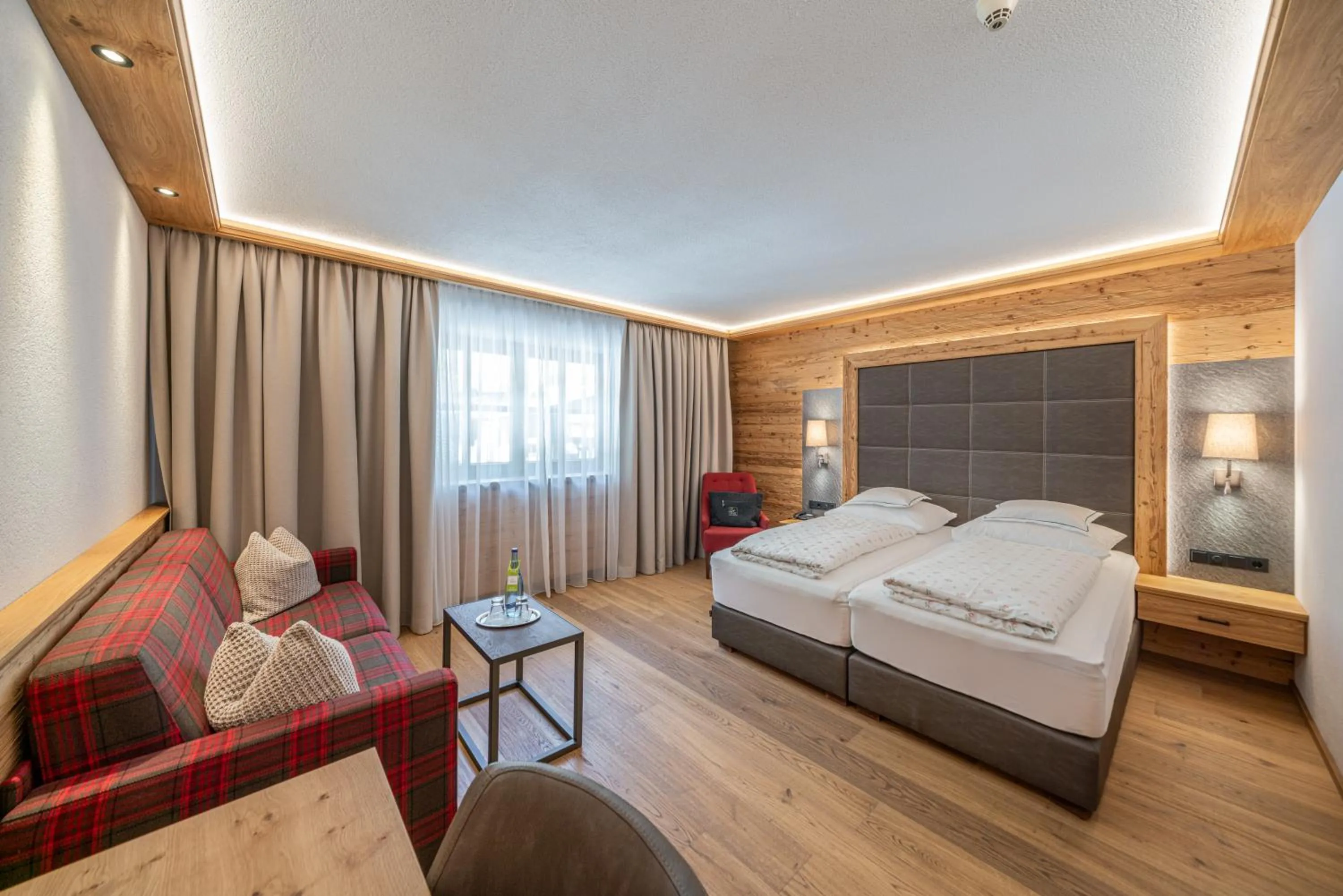 Photo of the whole room, Bed in Natur & Alpinhotel Post