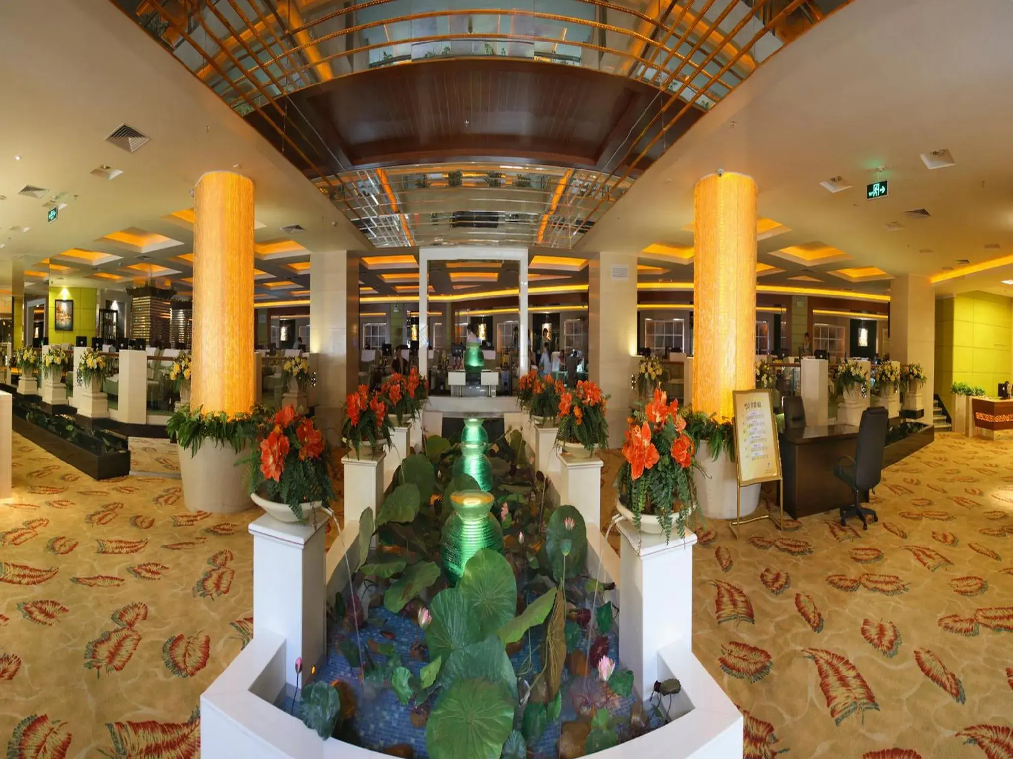 Facade/entrance in Shenzhen Kaili Hotel, Guomao Shopping Mall Facade/entrance in Shenzhen Kaili Hotel, Guomao Shopping Mall