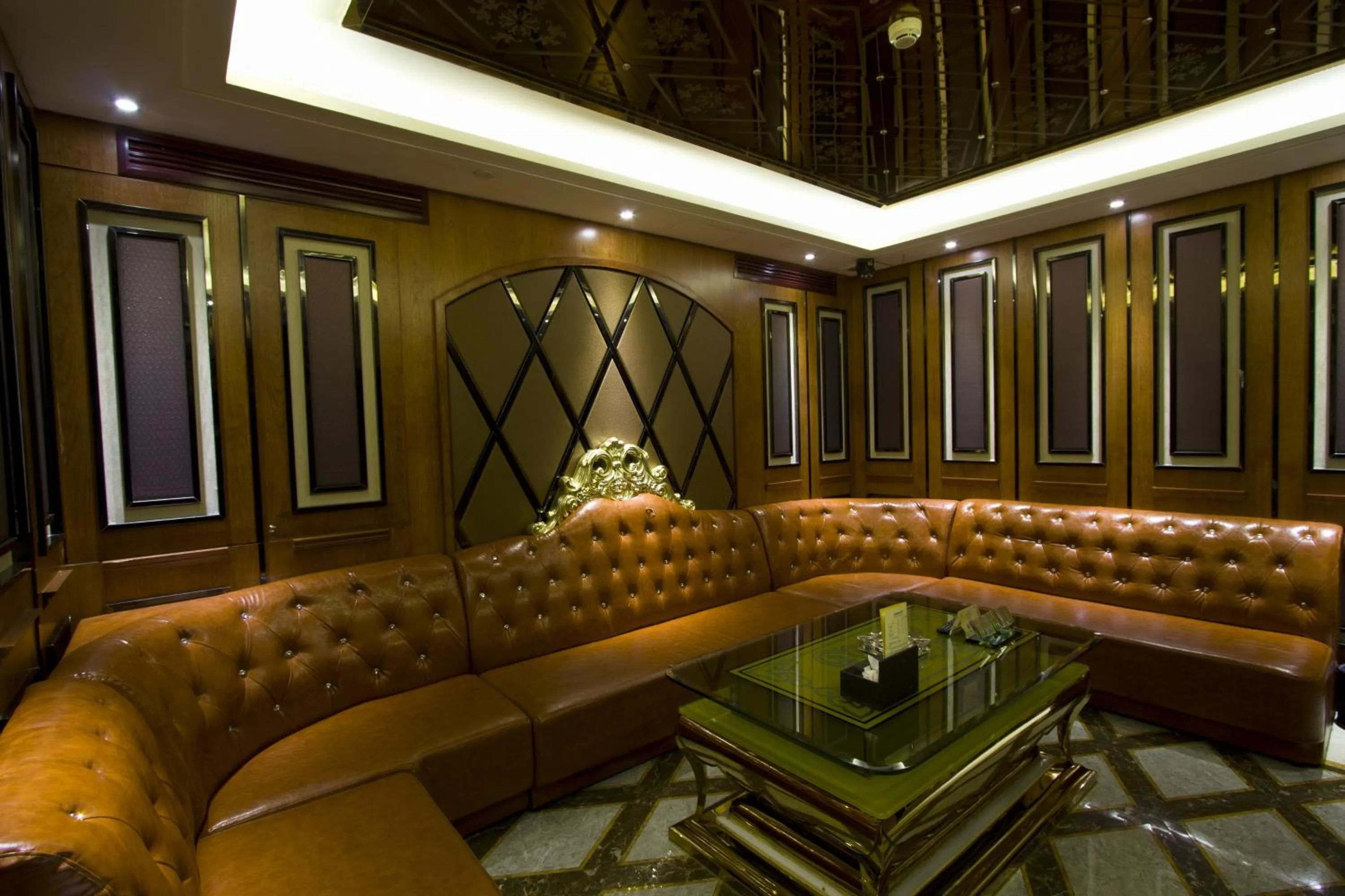 Karaoke in Shenzhen Kaili Hotel, Guomao Shopping Mall