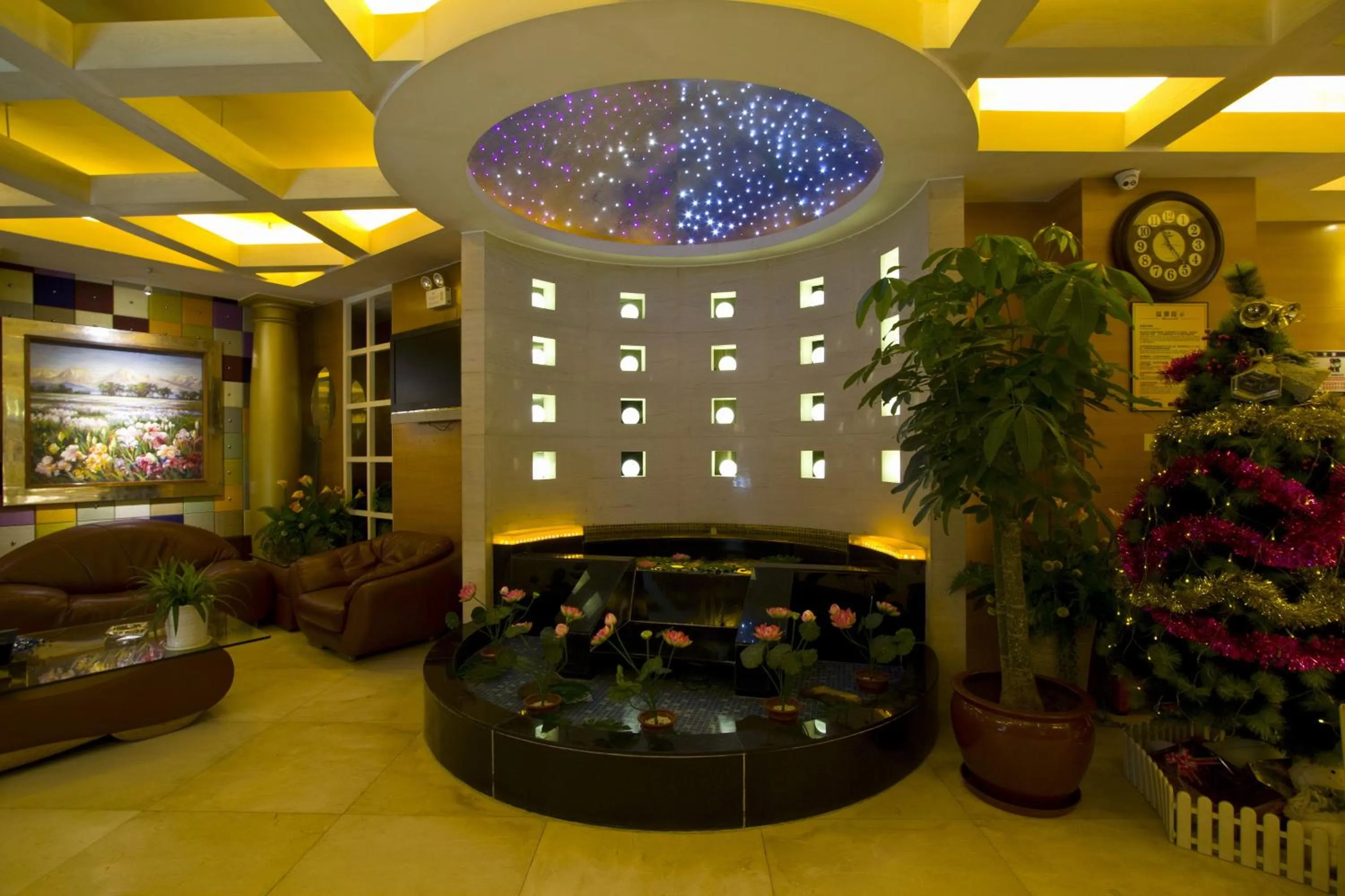 Lobby or reception in Shenzhen Kaili Hotel, Guomao Shopping Mall