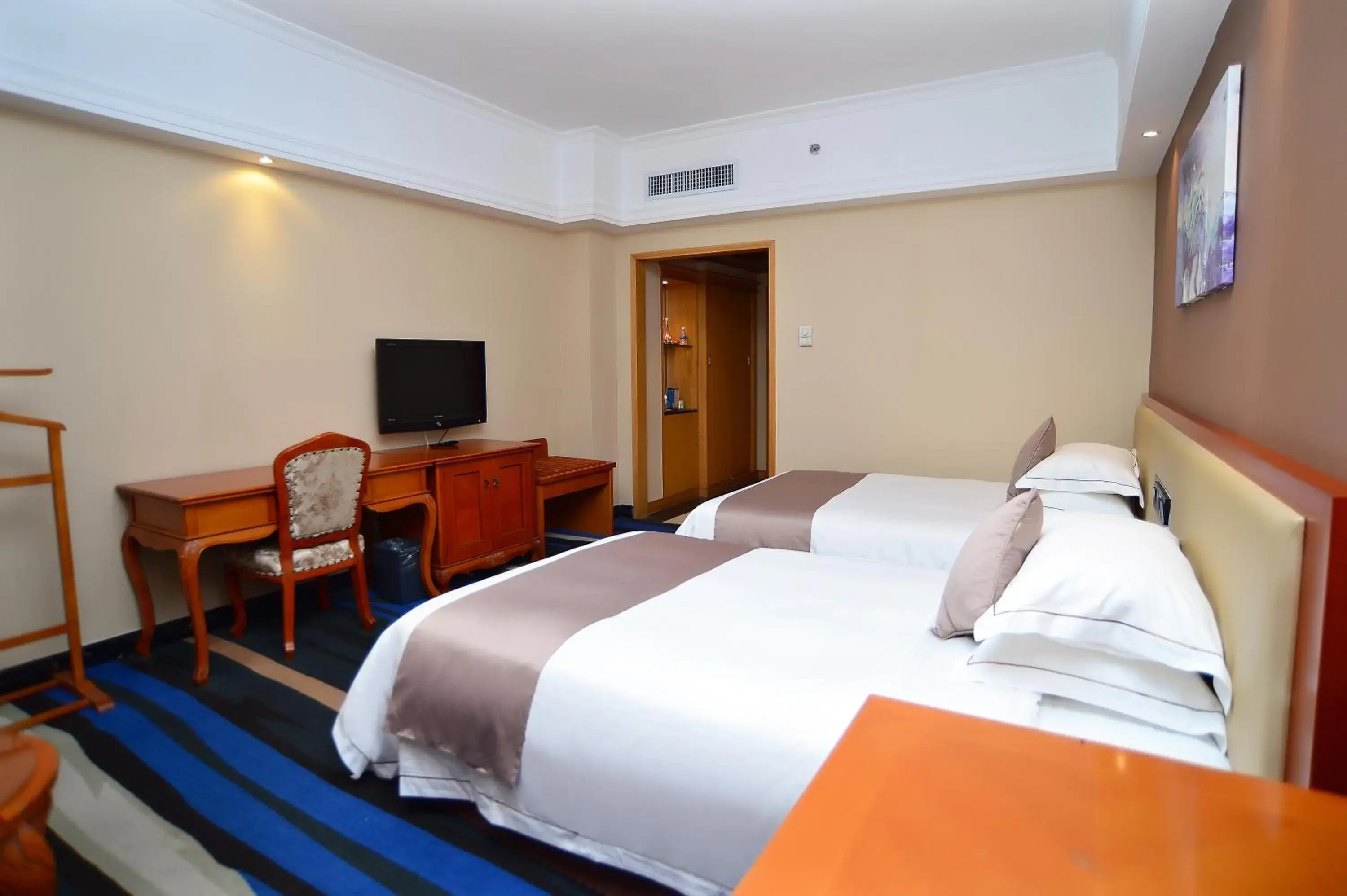 Classic Twin Room in Shenzhen Kaili Hotel, Guomao Shopping Mall Classic Twin Room in Shenzhen Kaili Hotel, Guomao Shopping Mall