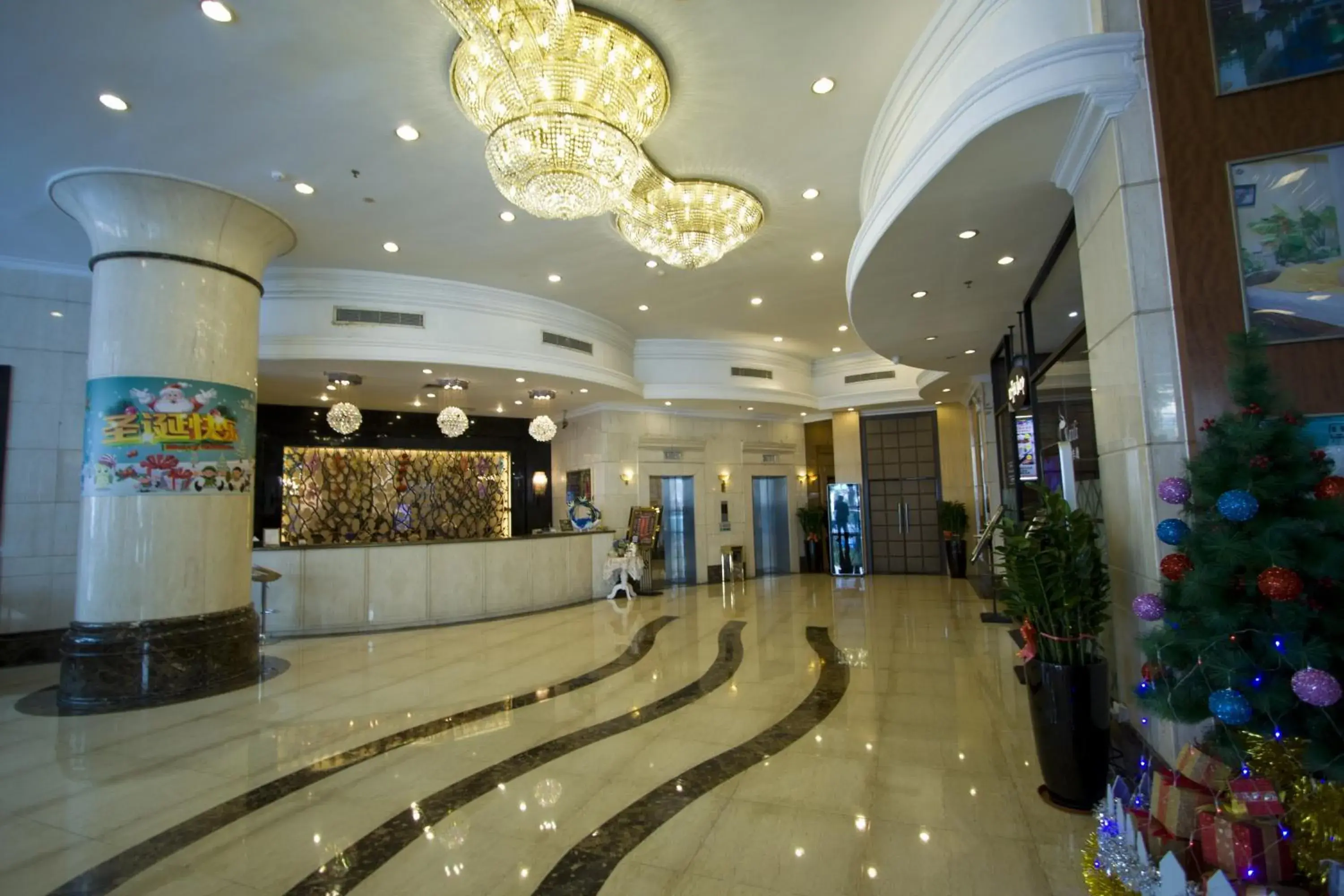 Property building in Shenzhen Kaili Hotel, Guomao Shopping Mall Property building in Shenzhen Kaili Hotel, Guomao Shopping Mall